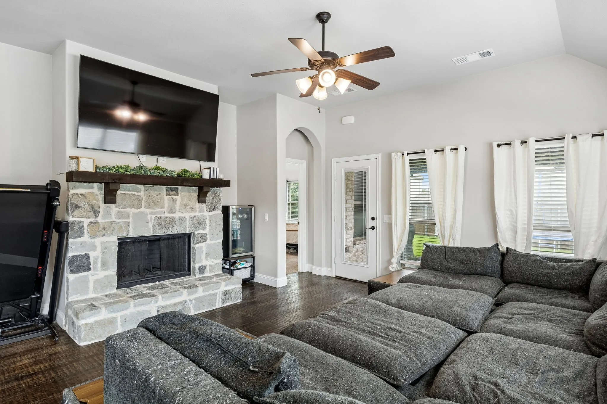 Single Family Residence For Sale in Collin County , 1510 Laurence Lane, Princeton, Texas 75407, 4 Bedroom, 3 Bathroom, 2 Garage spaces, 2,540 Sqft, built in 2021, mls#21306142, Real Estate Agent in Princeton, Homes For Sale in Collin county, Homes For Sale in Princeton, Realtor in Princeton Texas, Real Estate Brokerage Independent Realty Texas, Luminita Cordes Realtor