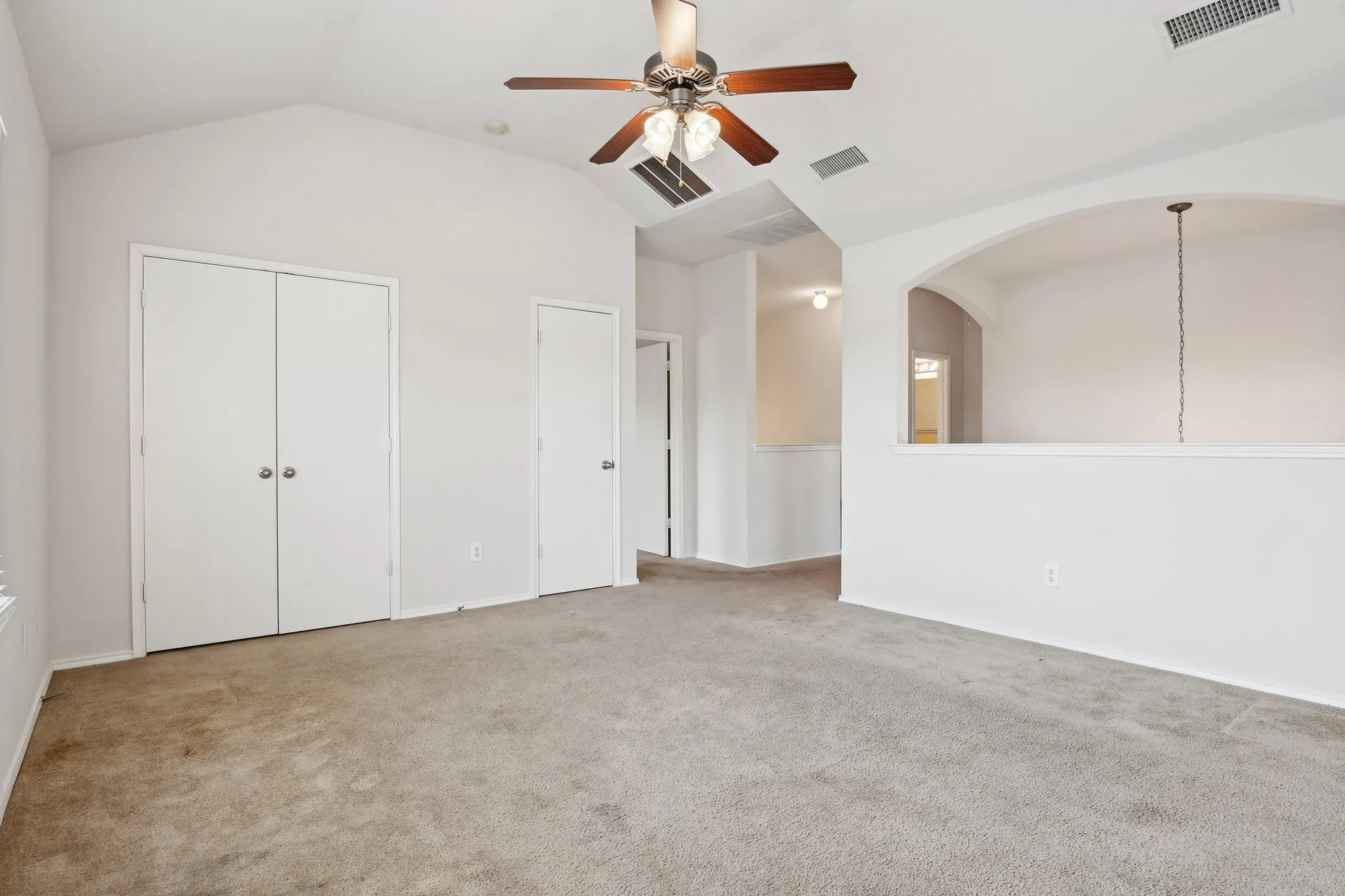 Single Family Residence For Rent in Dallas County , 3019 Appaloosa Drive, Dallas, Texas 75237, 4 Bedroom, 3 Bathroom, 2 Garage spaces, 2,484 Sqft, built in 2007, mls#21308446, Real Estate Agent in Dallas, Homes For Rent in Dallas county, Homes For Rent in Dallas, Realtor in Dallas Texas, Real Estate Brokerage Independent Realty Texas, Luminita Cordes Realtor