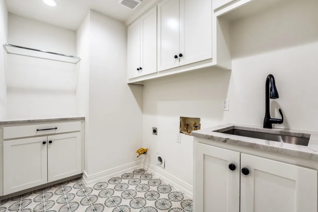 Single Family Residence For Sale in Collin County , 17819 Lost View Road, Dallas, Texas 75252, 5 Bedroom, 5 Bathroom, 3 Garage spaces, 4,049 Sqft, built in 1983, mls#21308249, Real Estate Agent in Dallas, Homes For Sale in Collin county, Homes For Sale in Dallas, Realtor in Dallas Texas, Real Estate Brokerage Independent Realty Texas, Luminita Cordes Realtor