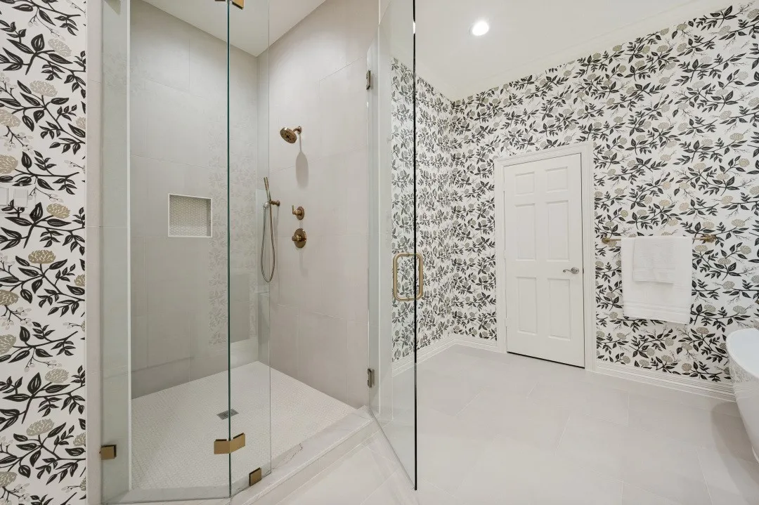 Single Family Residence For Sale in Collin County , 17819 Lost View Road, Dallas, Texas 75252, 5 Bedroom, 5 Bathroom, 3 Garage spaces, 4,049 Sqft, built in 1983, mls#21308249, Real Estate Agent in Dallas, Homes For Sale in Collin county, Homes For Sale in Dallas, Realtor in Dallas Texas, Real Estate Brokerage Independent Realty Texas, Luminita Cordes Realtor