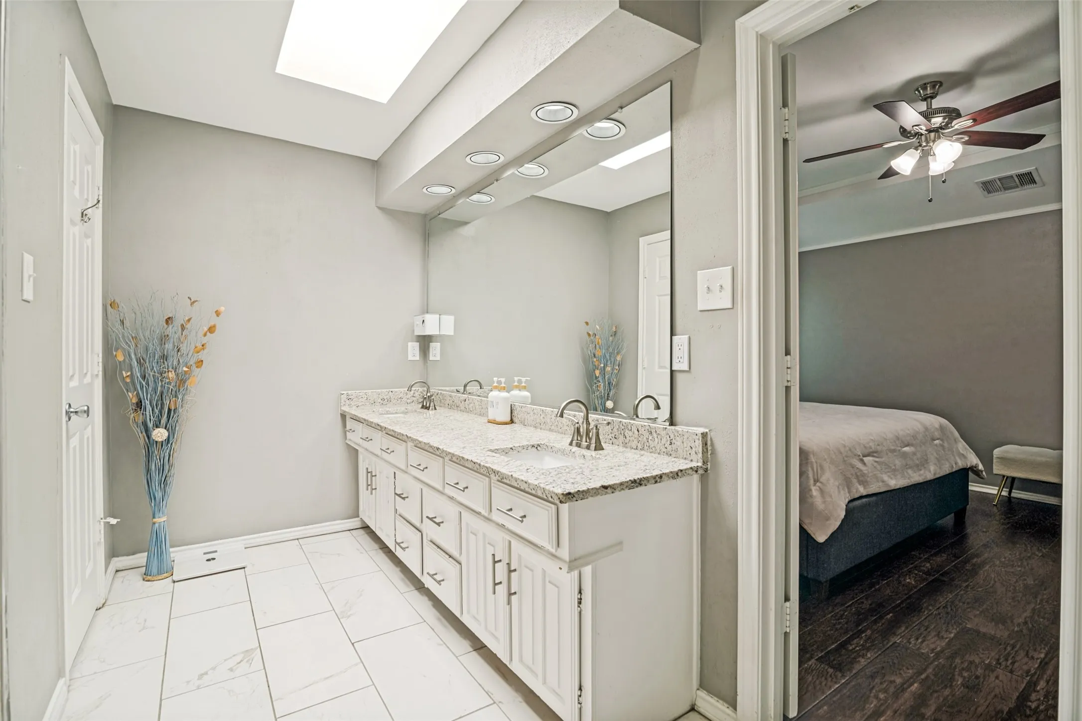 Single Family Residence For Sale in Dallas County , 3701 Christopher Drive, Rowlett, Texas 75088, 3 Bedroom, 2 Bathroom, 2 Garage spaces, 1,700 Sqft, built in 1984, mls#21308244, Real Estate Agent in Rowlett, Homes For Sale in Dallas county, Homes For Sale in Rowlett, Realtor in Rowlett Texas, Real Estate Brokerage Independent Realty Texas, Luminita Cordes Realtor