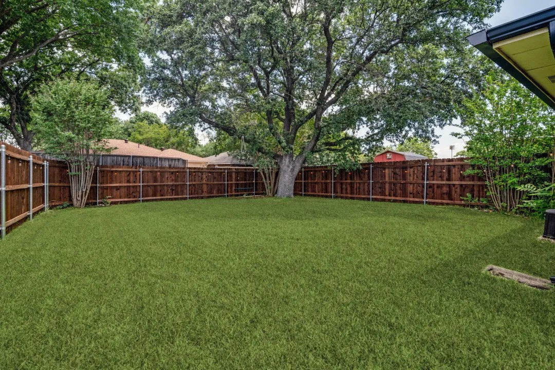 Single Family Residence For Sale in Dallas County , 3701 Christopher Drive, Rowlett, Texas 75088, 3 Bedroom, 2 Bathroom, 2 Garage spaces, 1,700 Sqft, built in 1984, mls#21308244, Real Estate Agent in Rowlett, Homes For Sale in Dallas county, Homes For Sale in Rowlett, Realtor in Rowlett Texas, Real Estate Brokerage Independent Realty Texas, Luminita Cordes Realtor
