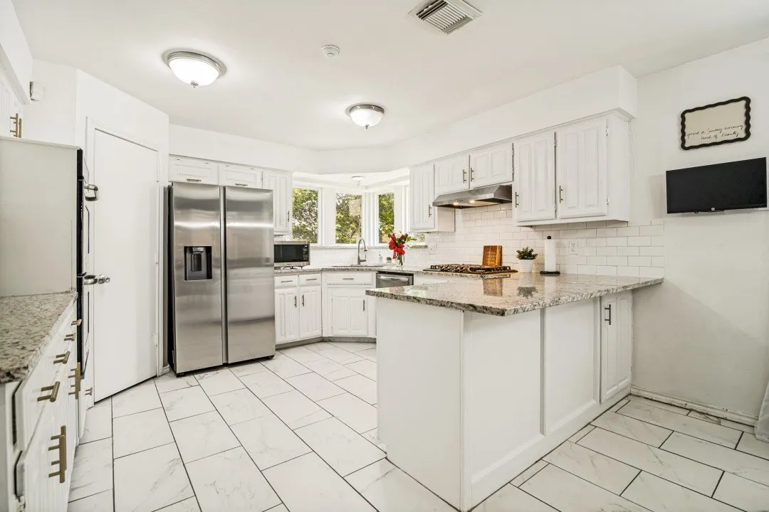 Single Family Residence For Sale in Dallas County , 3701 Christopher Drive, Rowlett, Texas 75088, 3 Bedroom, 2 Bathroom, 2 Garage spaces, 1,700 Sqft, built in 1984, mls#21308244, Real Estate Agent in Rowlett, Homes For Sale in Dallas county, Homes For Sale in Rowlett, Realtor in Rowlett Texas, Real Estate Brokerage Independent Realty Texas, Luminita Cordes Realtor