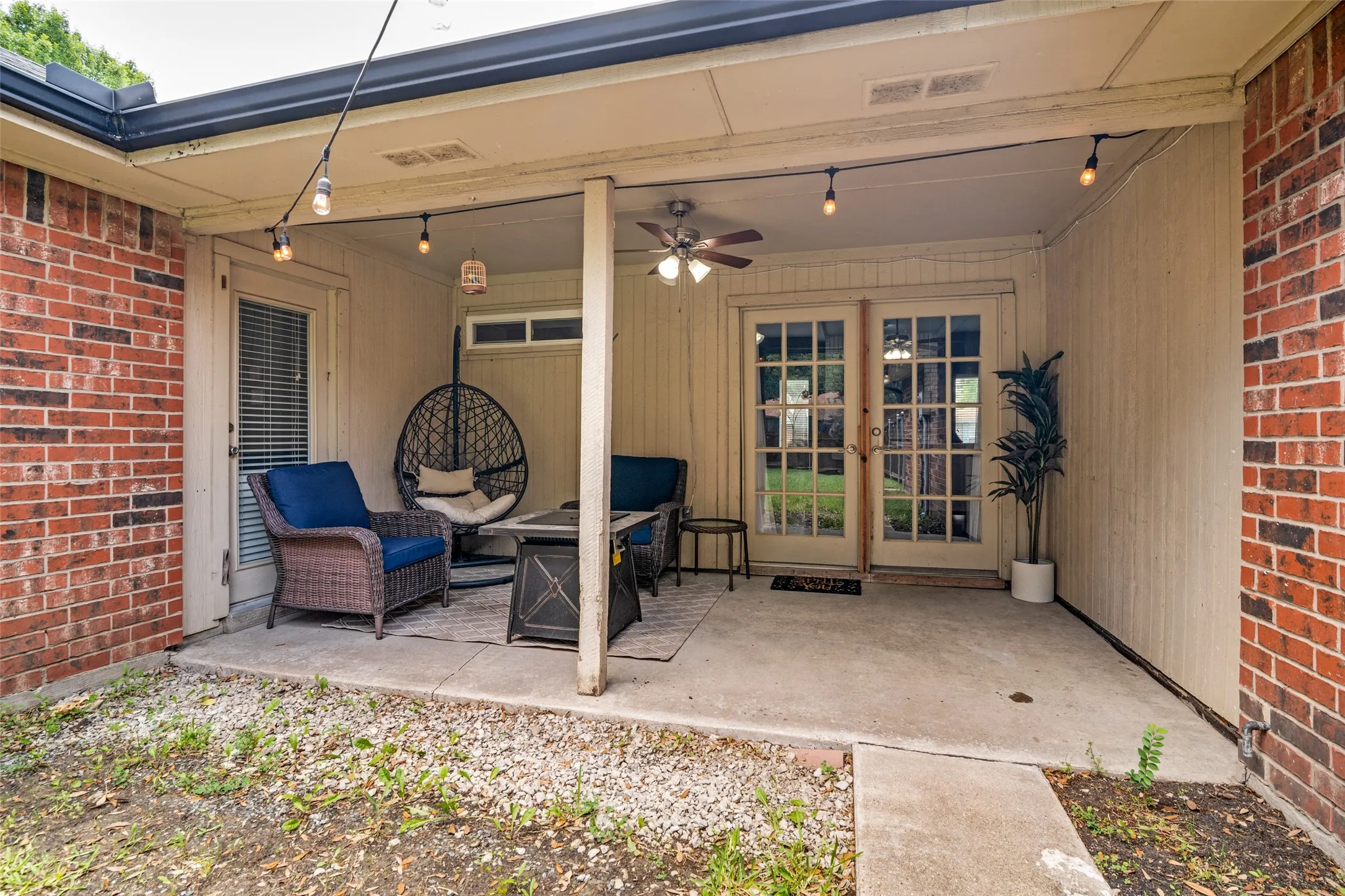 Single Family Residence For Sale in Dallas County , 3701 Christopher Drive, Rowlett, Texas 75088, 3 Bedroom, 2 Bathroom, 2 Garage spaces, 1,700 Sqft, built in 1984, mls#21308244, Real Estate Agent in Rowlett, Homes For Sale in Dallas county, Homes For Sale in Rowlett, Realtor in Rowlett Texas, Real Estate Brokerage Independent Realty Texas, Luminita Cordes Realtor