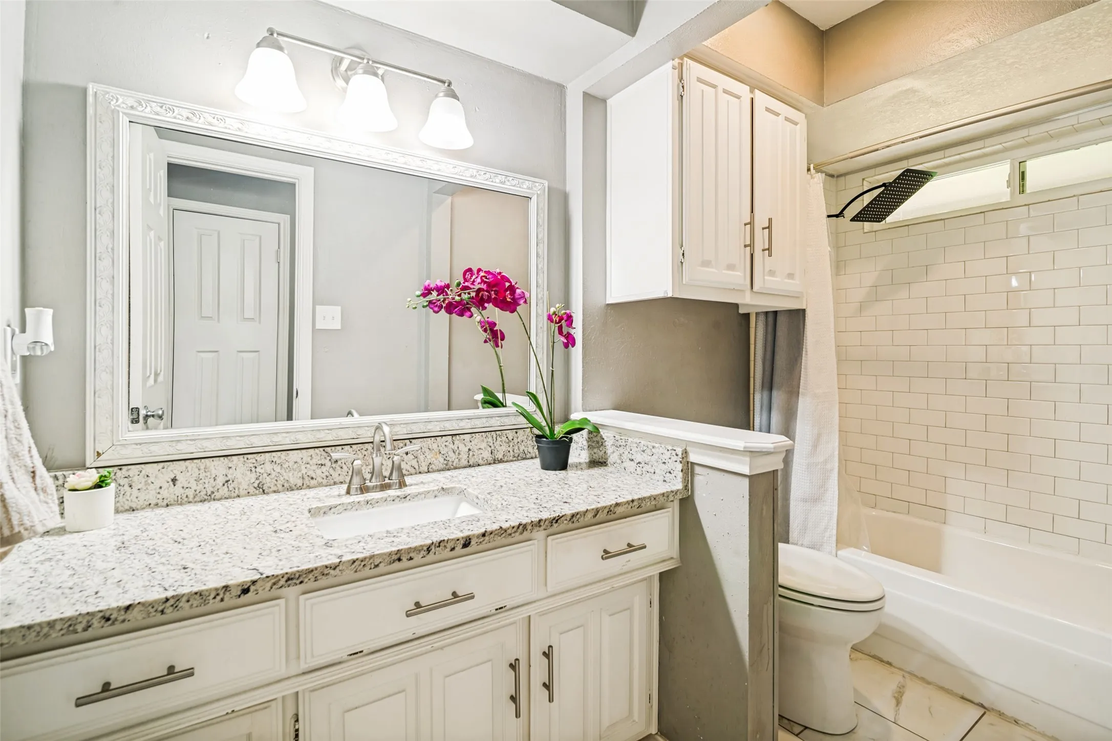 Single Family Residence For Sale in Dallas County , 3701 Christopher Drive, Rowlett, Texas 75088, 3 Bedroom, 2 Bathroom, 2 Garage spaces, 1,700 Sqft, built in 1984, mls#21308244, Real Estate Agent in Rowlett, Homes For Sale in Dallas county, Homes For Sale in Rowlett, Realtor in Rowlett Texas, Real Estate Brokerage Independent Realty Texas, Luminita Cordes Realtor
