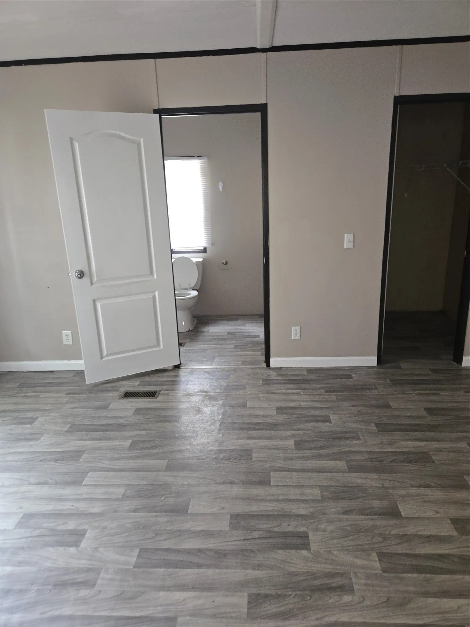 Manufactured Home For Rent in Johnson County , 3901 County Road 317 #46, Cleburne, Texas 76031, 2 Bedrooms, 2 Bathrooms, Garage spaces, 896 Sqft, built in 2015, Price $1,400, mls#21308544, Real Estate Agent in Cleburne, Homes For Rent in Johnson county, Homes For Rent in Cleburne, Realtor in Cleburne Texas, Real Estate Brokerage Independent Realty Texas, Luminita Cordes Realtor