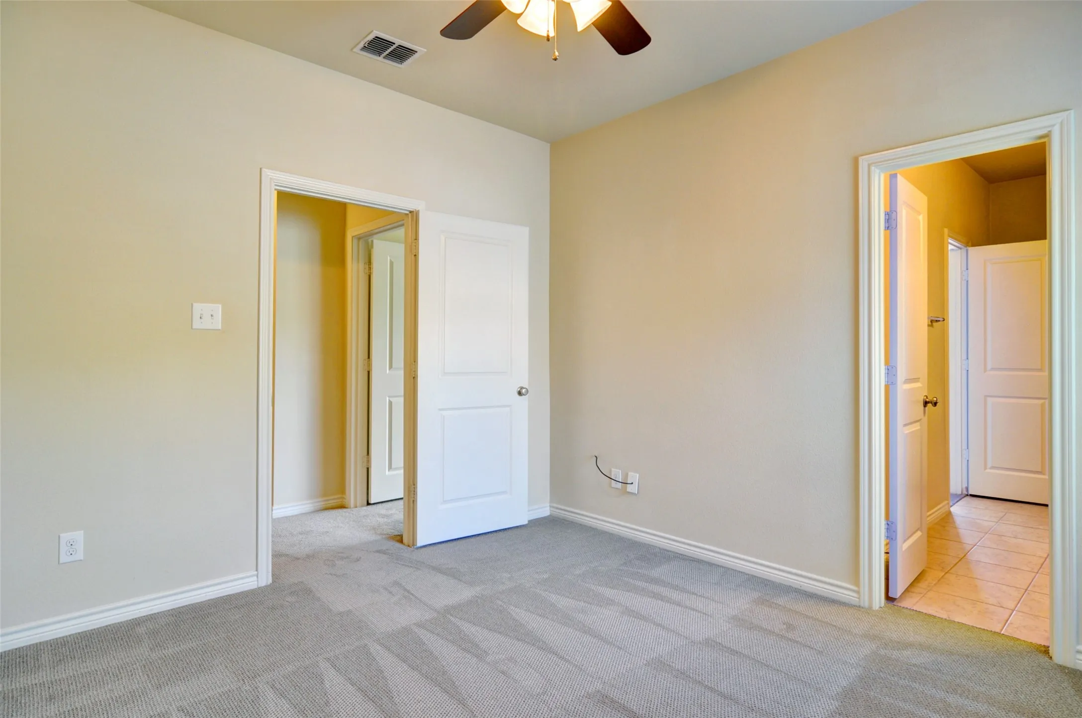 Duplex For Rent in Tarrant County , 3409 Hamilton Avenue, Fort Worth, Texas 76107, 3 Bedroom, 3 Bathroom, 2 Garage spaces, 1,903 Sqft, built in 2012, mls#21308554, Real Estate Agent in Fort Worth, Homes For Rent in Tarrant county, Homes For Rent in Fort Worth, Realtor in Fort Worth Texas, Real Estate Brokerage Independent Realty Texas, Luminita Cordes Realtor