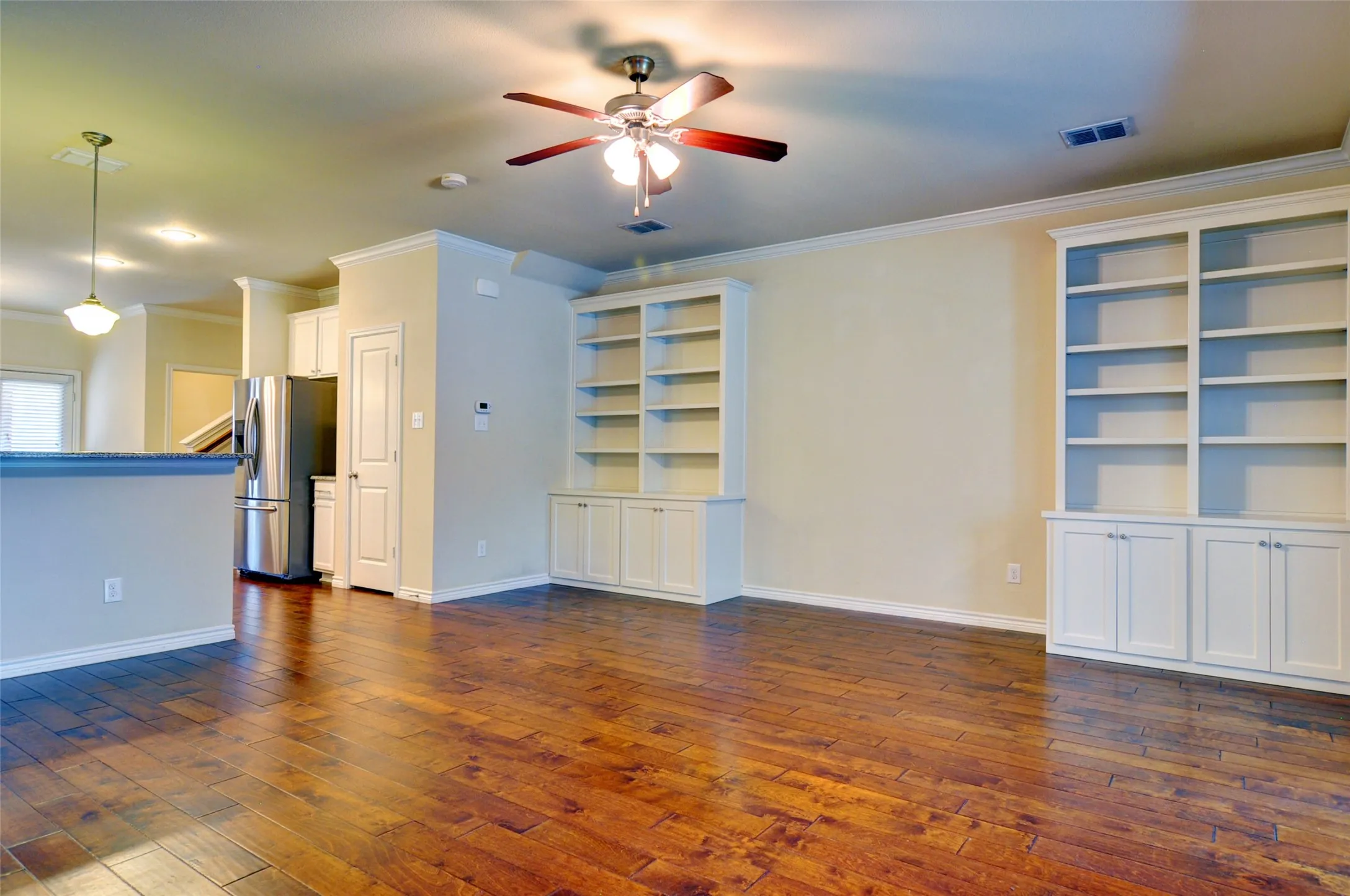Duplex For Rent in Tarrant County , 3409 Hamilton Avenue, Fort Worth, Texas 76107, 3 Bedroom, 3 Bathroom, 2 Garage spaces, 1,903 Sqft, built in 2012, mls#21308554, Real Estate Agent in Fort Worth, Homes For Rent in Tarrant county, Homes For Rent in Fort Worth, Realtor in Fort Worth Texas, Real Estate Brokerage Independent Realty Texas, Luminita Cordes Realtor