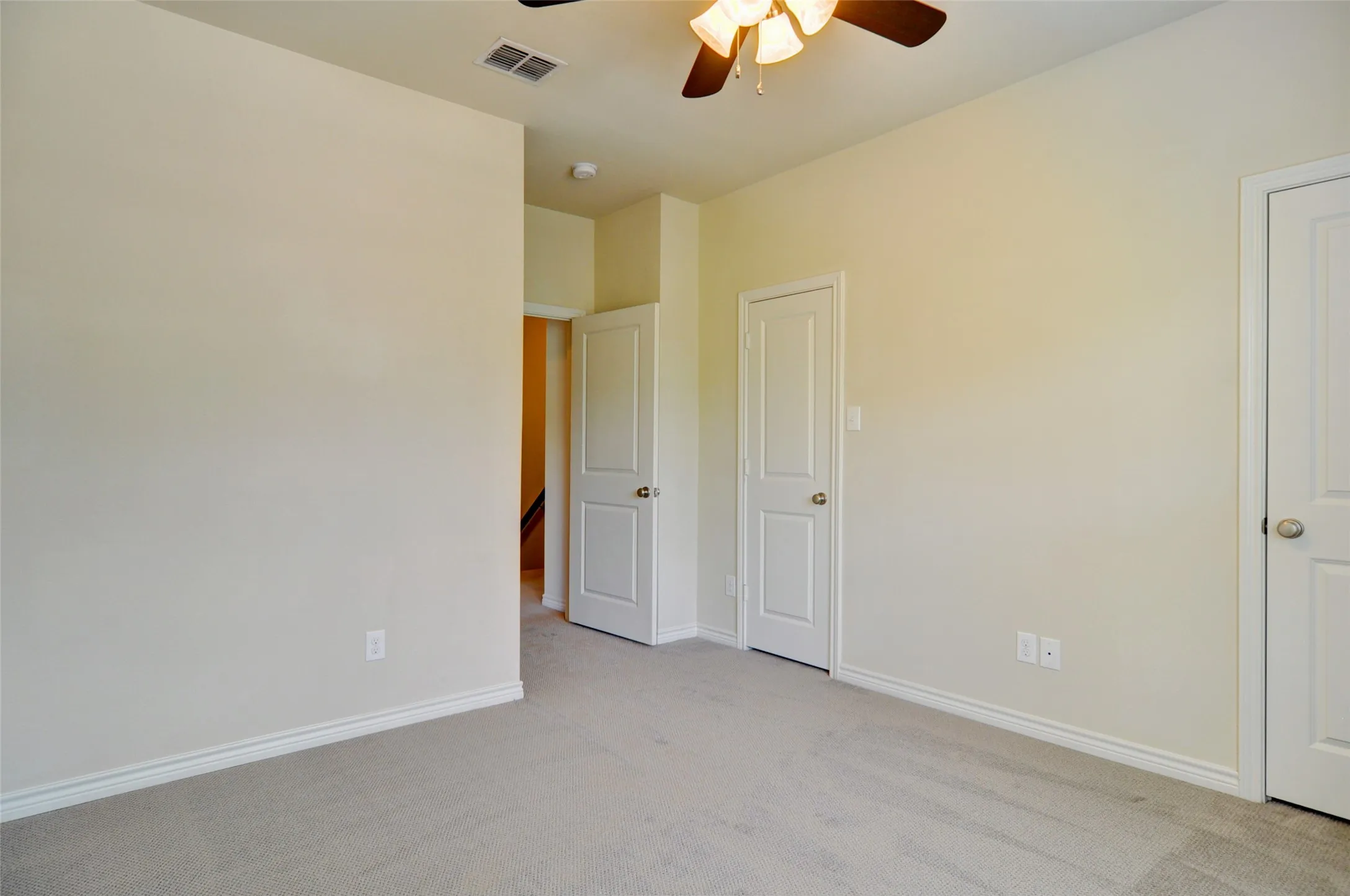 Duplex For Rent in Tarrant County , 3409 Hamilton Avenue, Fort Worth, Texas 76107, 3 Bedroom, 3 Bathroom, 2 Garage spaces, 1,903 Sqft, built in 2012, mls#21308554, Real Estate Agent in Fort Worth, Homes For Rent in Tarrant county, Homes For Rent in Fort Worth, Realtor in Fort Worth Texas, Real Estate Brokerage Independent Realty Texas, Luminita Cordes Realtor
