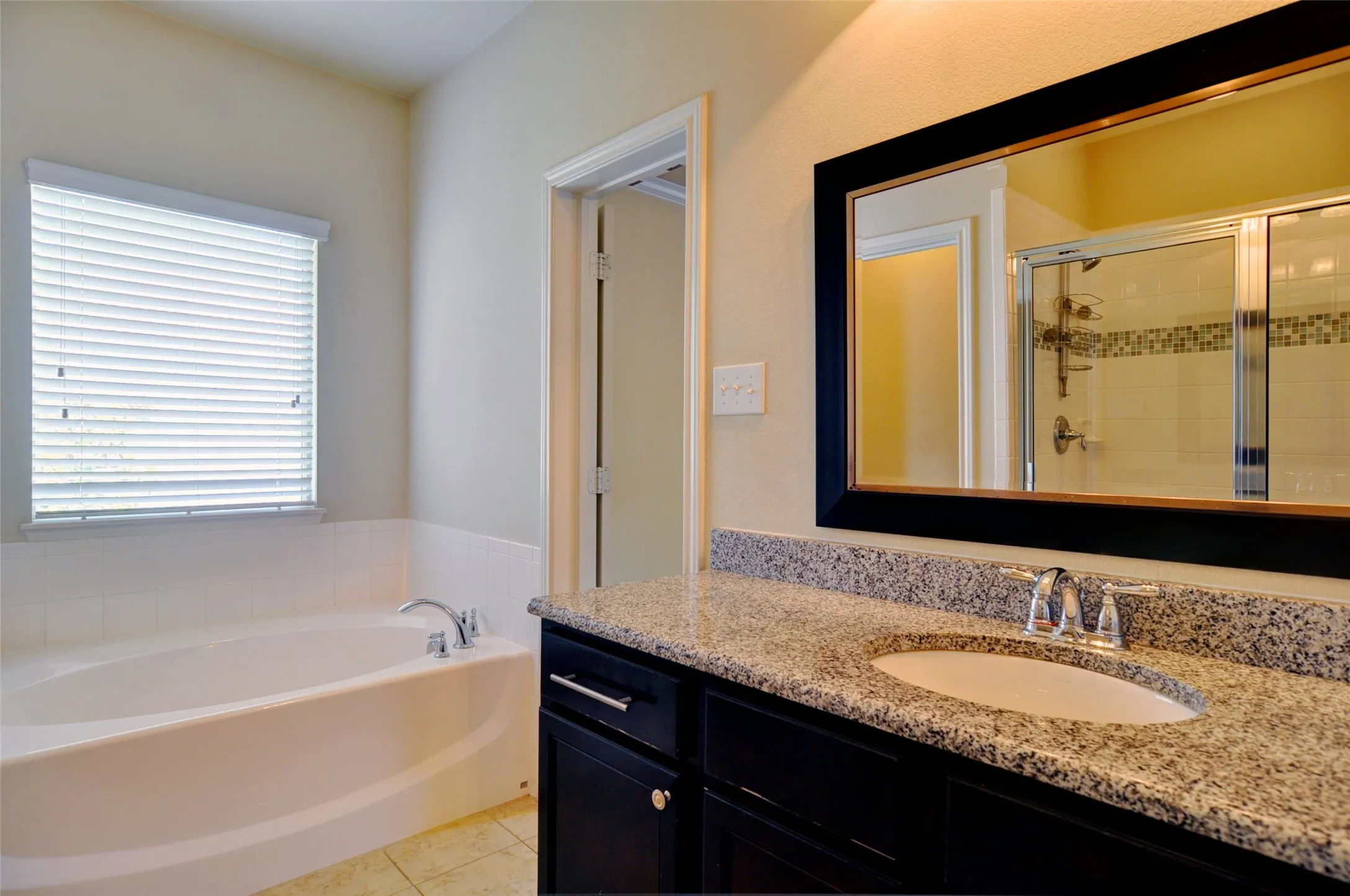 Duplex For Rent in Tarrant County , 3409 Hamilton Avenue, Fort Worth, Texas 76107, 3 Bedroom, 3 Bathroom, 2 Garage spaces, 1,903 Sqft, built in 2012, mls#21308554, Real Estate Agent in Fort Worth, Homes For Rent in Tarrant county, Homes For Rent in Fort Worth, Realtor in Fort Worth Texas, Real Estate Brokerage Independent Realty Texas, Luminita Cordes Realtor