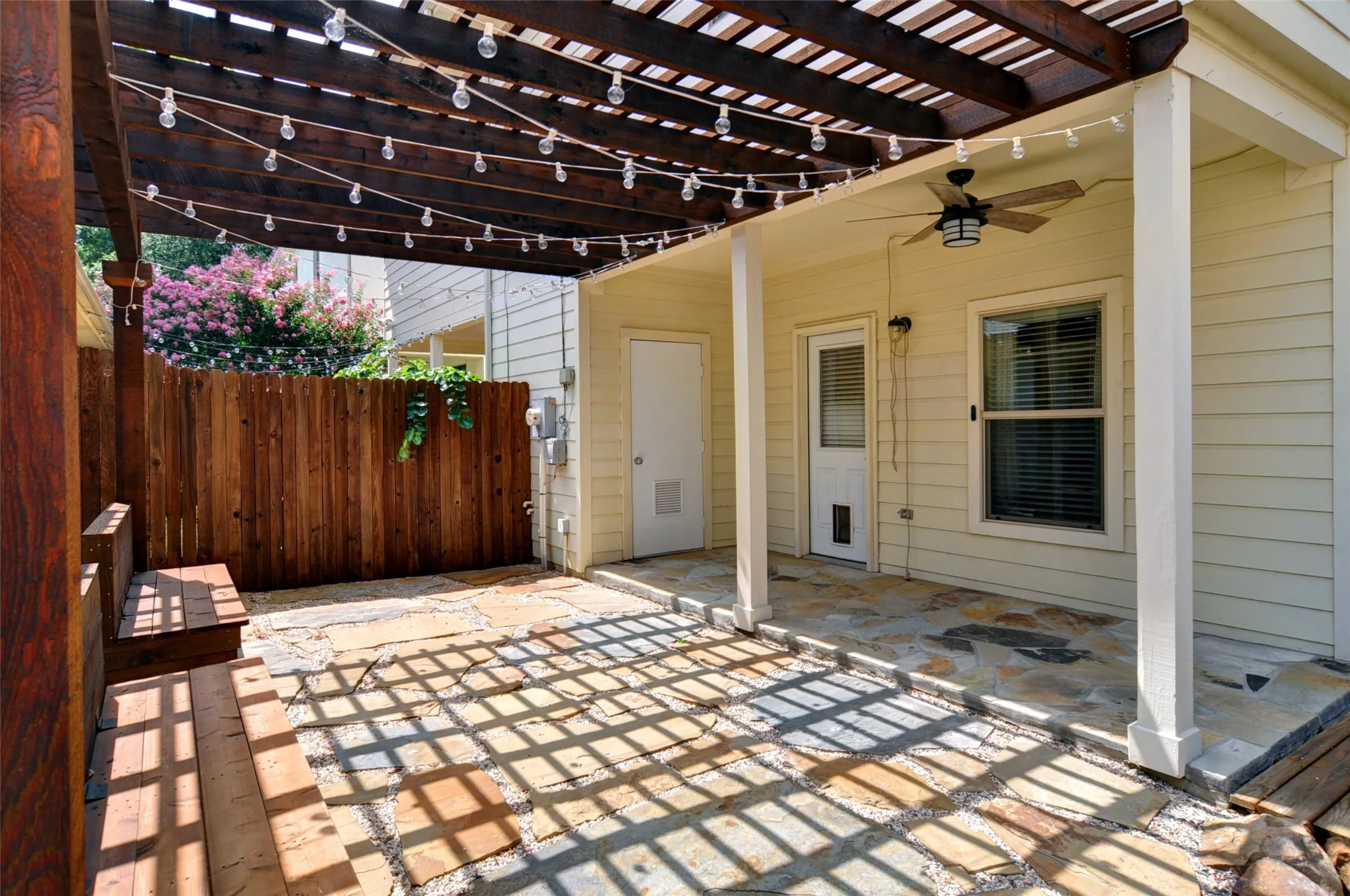 Duplex For Rent in Tarrant County , 3409 Hamilton Avenue, Fort Worth, Texas 76107, 3 Bedroom, 3 Bathroom, 2 Garage spaces, 1,903 Sqft, built in 2012, mls#21308554, Real Estate Agent in Fort Worth, Homes For Rent in Tarrant county, Homes For Rent in Fort Worth, Realtor in Fort Worth Texas, Real Estate Brokerage Independent Realty Texas, Luminita Cordes Realtor