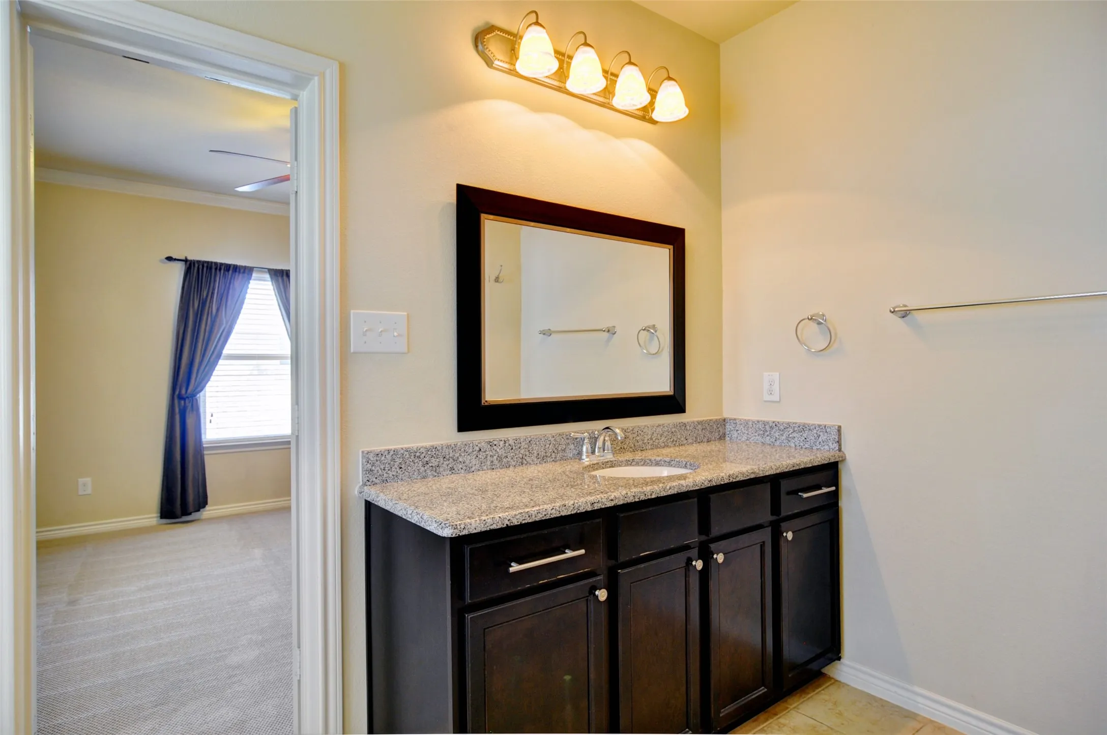 Duplex For Rent in Tarrant County , 3409 Hamilton Avenue, Fort Worth, Texas 76107, 3 Bedroom, 3 Bathroom, 2 Garage spaces, 1,903 Sqft, built in 2012, mls#21308554, Real Estate Agent in Fort Worth, Homes For Rent in Tarrant county, Homes For Rent in Fort Worth, Realtor in Fort Worth Texas, Real Estate Brokerage Independent Realty Texas, Luminita Cordes Realtor