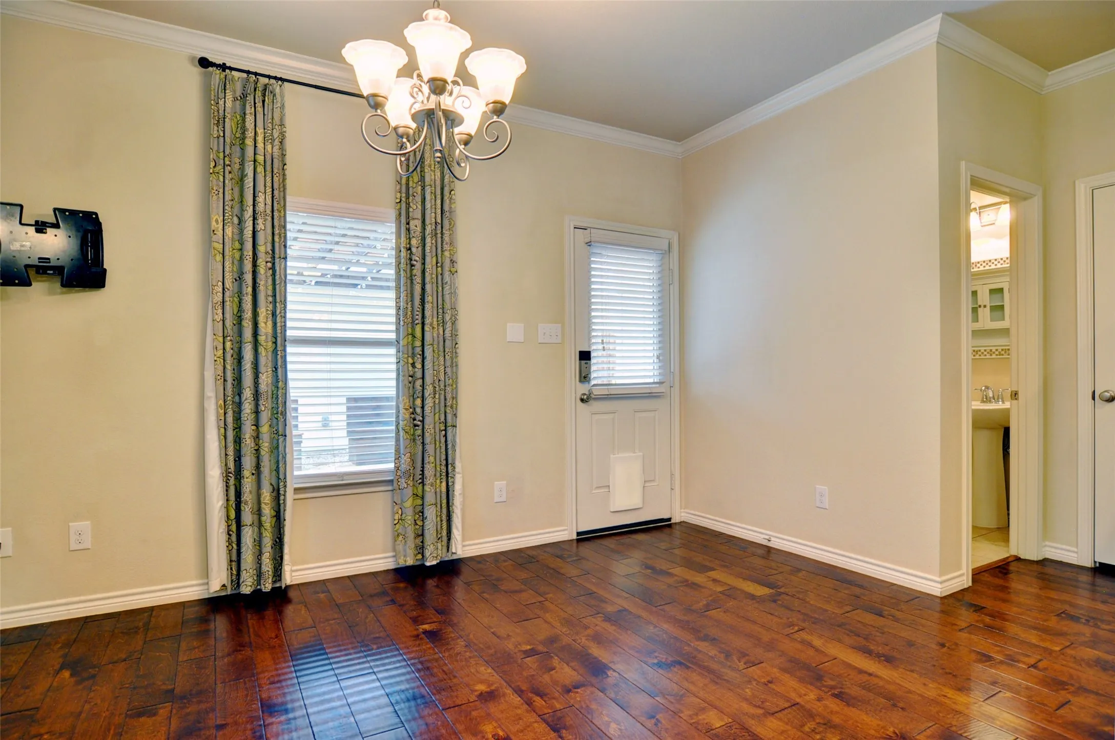 Duplex For Rent in Tarrant County , 3409 Hamilton Avenue, Fort Worth, Texas 76107, 3 Bedroom, 3 Bathroom, 2 Garage spaces, 1,903 Sqft, built in 2012, mls#21308554, Real Estate Agent in Fort Worth, Homes For Rent in Tarrant county, Homes For Rent in Fort Worth, Realtor in Fort Worth Texas, Real Estate Brokerage Independent Realty Texas, Luminita Cordes Realtor