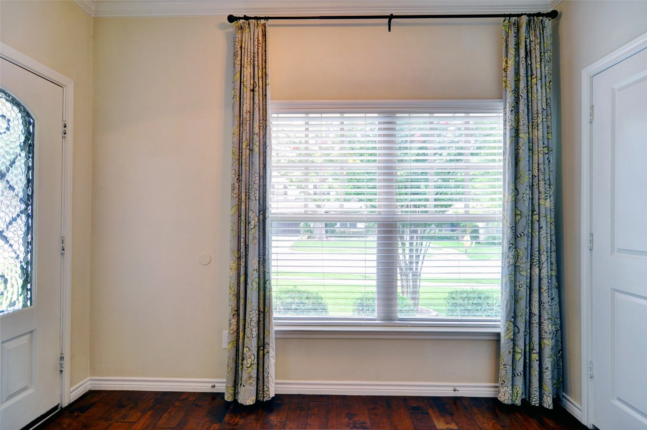 Duplex For Rent in Tarrant County , 3409 Hamilton Avenue, Fort Worth, Texas 76107, 3 Bedroom, 3 Bathroom, 2 Garage spaces, 1,903 Sqft, built in 2012, mls#21308554, Real Estate Agent in Fort Worth, Homes For Rent in Tarrant county, Homes For Rent in Fort Worth, Realtor in Fort Worth Texas, Real Estate Brokerage Independent Realty Texas, Luminita Cordes Realtor
