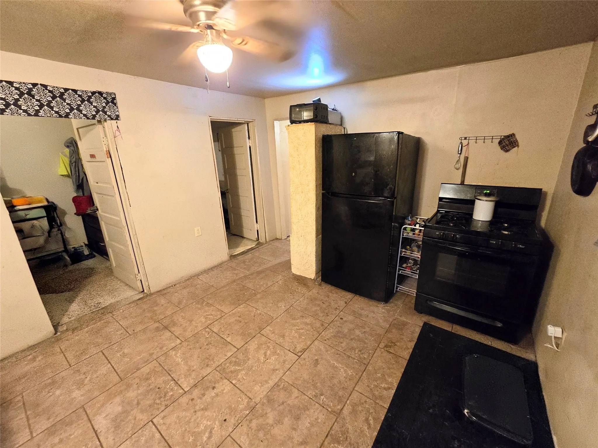 Single Family Residence For Sale in Nolan County , 1005 W 3rd Street, Sweetwater, Texas 79556, 1 Bedroom, 1 Bathroom, Garage spaces, 704 Sqft, built in 1980, mls#21308532, Real Estate Agent in Sweetwater, Homes For Sale in Nolan county, Homes For Sale in Sweetwater, Realtor in Sweetwater Texas, Real Estate Brokerage Independent Realty Texas, Luminita Cordes Realtor