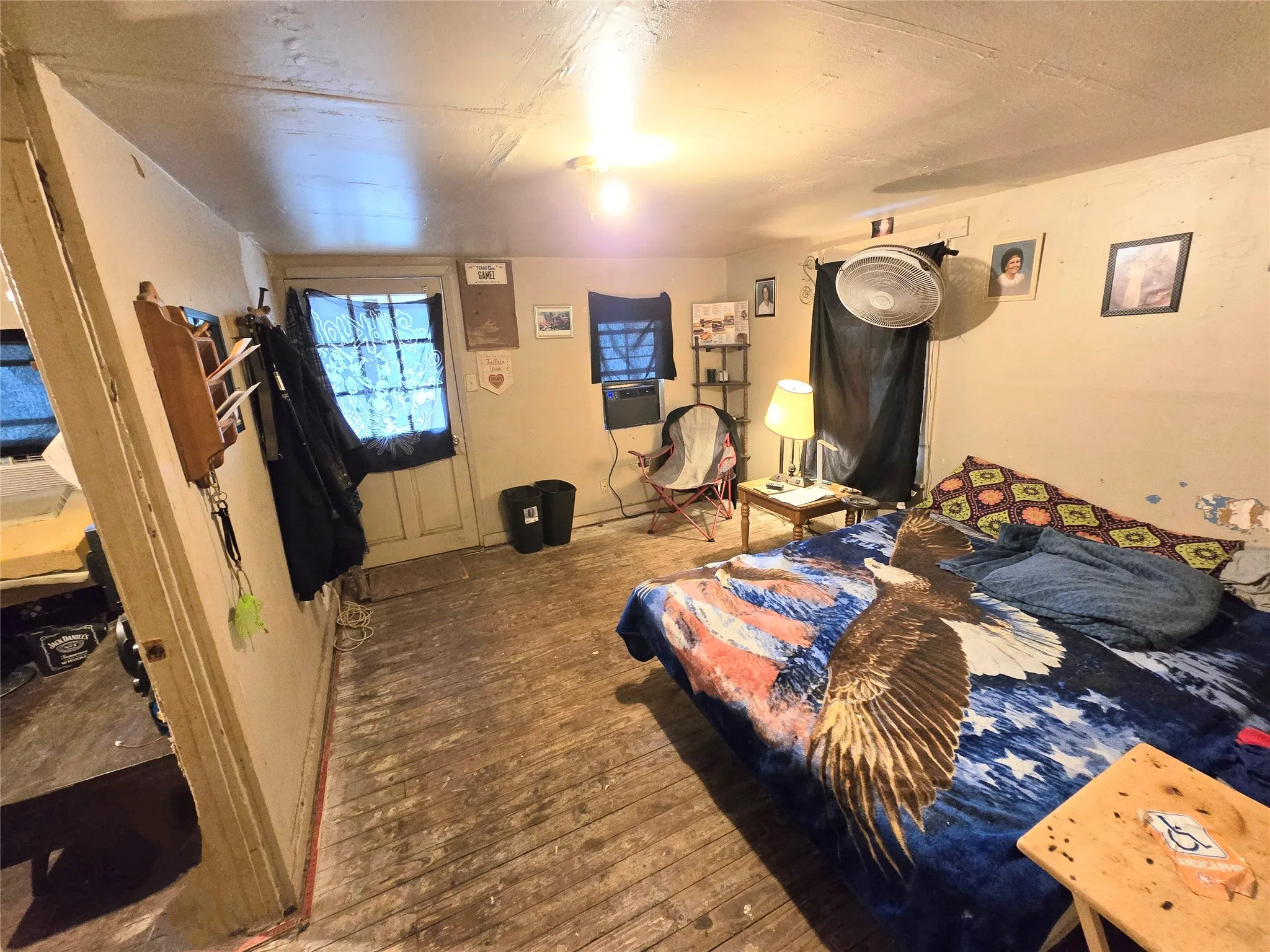 Single Family Residence For Sale in Nolan County , 1005 W 3rd Street, Sweetwater, Texas 79556, 1 Bedroom, 1 Bathroom, Garage spaces, 704 Sqft, built in 1980, mls#21308532, Real Estate Agent in Sweetwater, Homes For Sale in Nolan county, Homes For Sale in Sweetwater, Realtor in Sweetwater Texas, Real Estate Brokerage Independent Realty Texas, Luminita Cordes Realtor