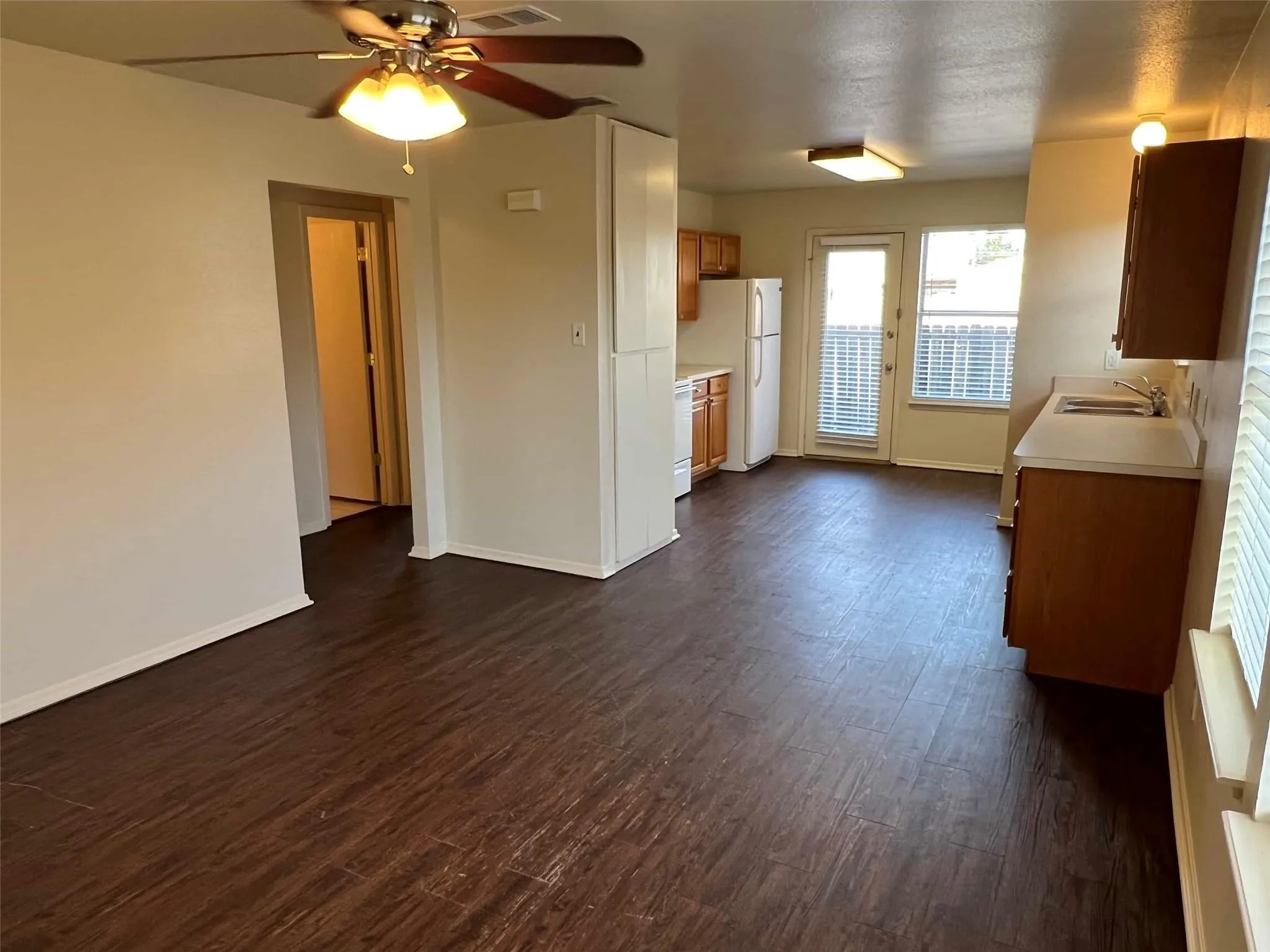 Quadruplex For Sale in Tarrant County , 121 Cambridge Drive, Saginaw, Texas 76179, 10 Bedroom, 8 Bathroom, Garage spaces, 0 Sqft, built in 2003, mls#21308572, Real Estate Agent in Saginaw, Homes For Sale in Tarrant county, Homes For Sale in Saginaw, Realtor in Saginaw Texas, Real Estate Brokerage Independent Realty Texas, Luminita Cordes Realtor