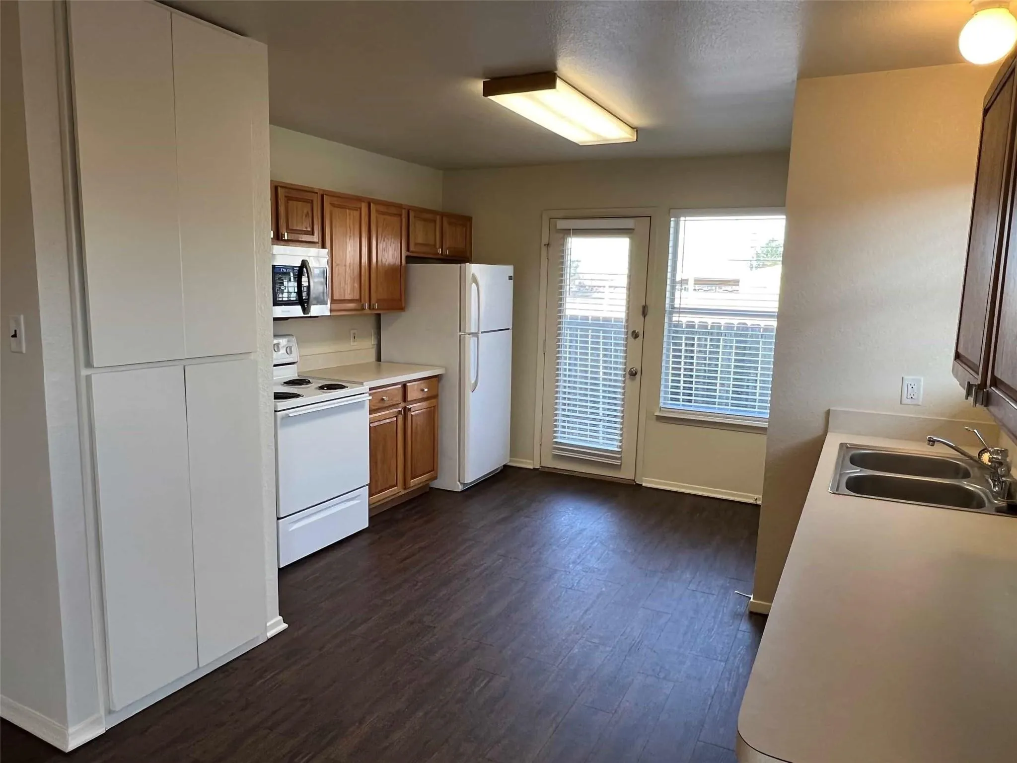 Quadruplex For Sale in Tarrant County , 121 Cambridge Drive, Saginaw, Texas 76179, 10 Bedroom, 8 Bathroom, Garage spaces, 0 Sqft, built in 2003, mls#21308572, Real Estate Agent in Saginaw, Homes For Sale in Tarrant county, Homes For Sale in Saginaw, Realtor in Saginaw Texas, Real Estate Brokerage Independent Realty Texas, Luminita Cordes Realtor