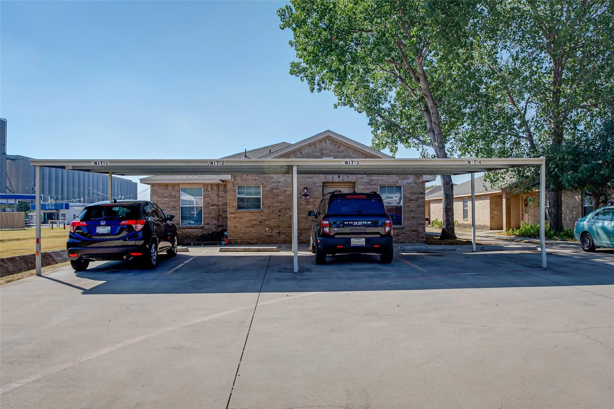 Quadruplex For Sale in Tarrant County , 121 Cambridge Drive, Saginaw, Texas 76179, 10 Bedroom, 8 Bathroom, Garage spaces, 0 Sqft, built in 2003, mls#21308572, Real Estate Agent in Saginaw, Homes For Sale in Tarrant county, Homes For Sale in Saginaw, Realtor in Saginaw Texas, Real Estate Brokerage Independent Realty Texas, Luminita Cordes Realtor