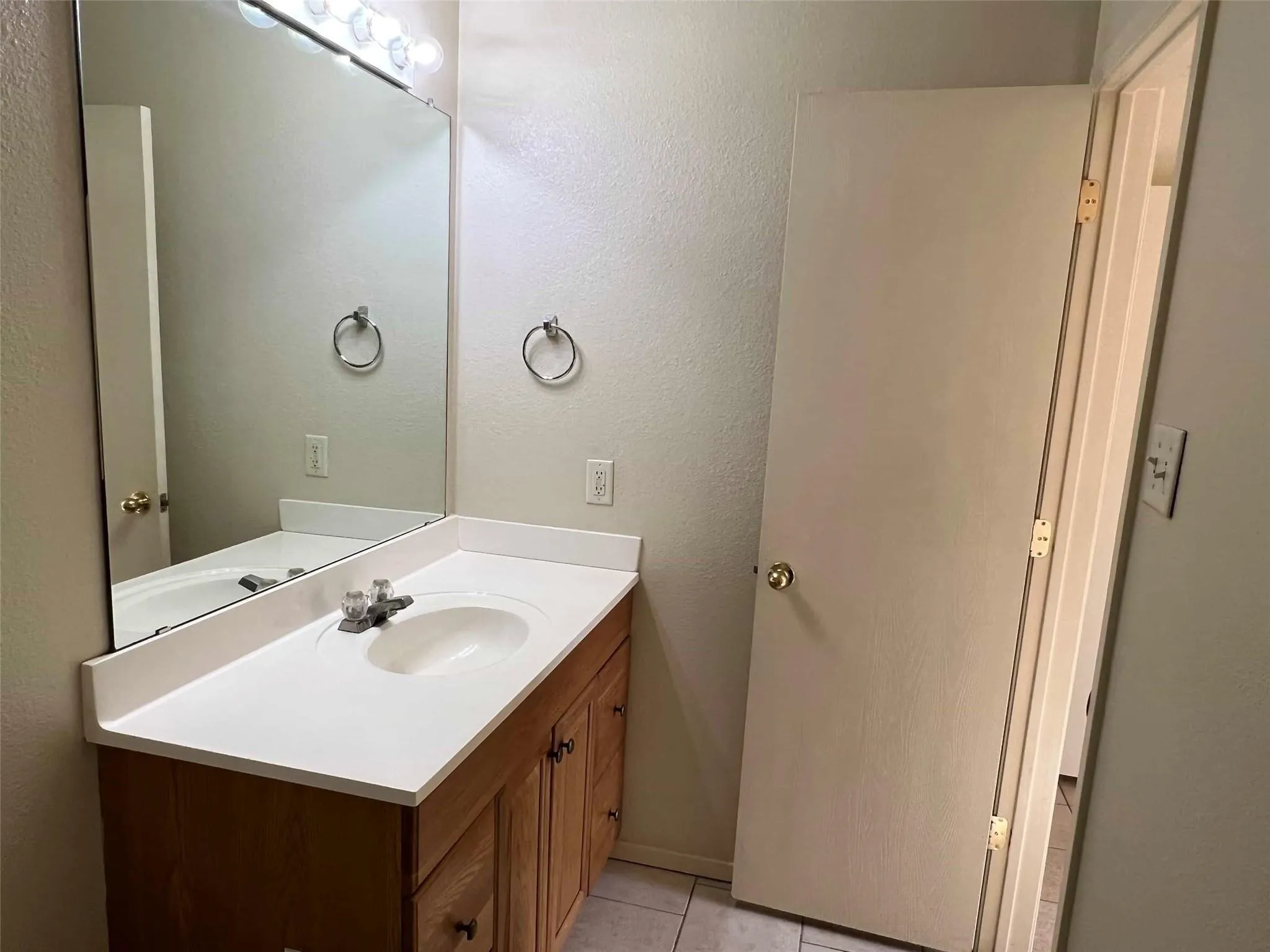 Quadruplex For Sale in Tarrant County , 121 Cambridge Drive, Saginaw, Texas 76179, 10 Bedroom, 8 Bathroom, Garage spaces, 0 Sqft, built in 2003, mls#21308572, Real Estate Agent in Saginaw, Homes For Sale in Tarrant county, Homes For Sale in Saginaw, Realtor in Saginaw Texas, Real Estate Brokerage Independent Realty Texas, Luminita Cordes Realtor