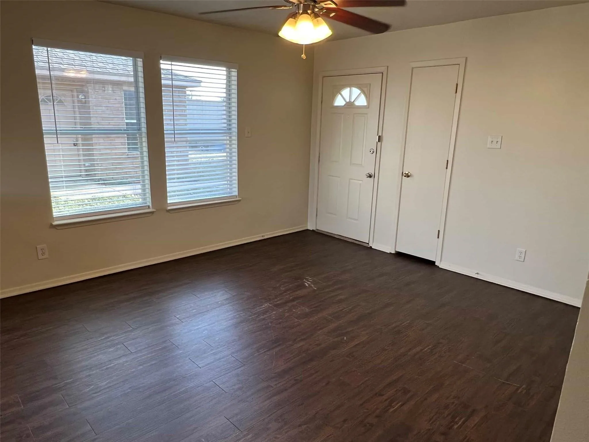 Quadruplex For Sale in Tarrant County , 121 Cambridge Drive, Saginaw, Texas 76179, 10 Bedroom, 8 Bathroom, Garage spaces, 0 Sqft, built in 2003, mls#21308572, Real Estate Agent in Saginaw, Homes For Sale in Tarrant county, Homes For Sale in Saginaw, Realtor in Saginaw Texas, Real Estate Brokerage Independent Realty Texas, Luminita Cordes Realtor