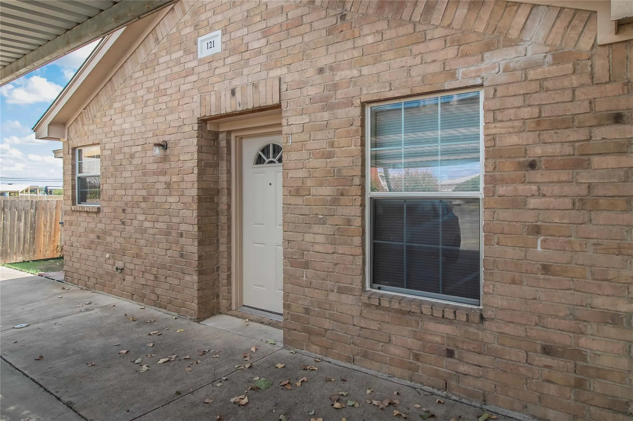 Quadruplex For Sale in Tarrant County , 121 Cambridge Drive, Saginaw, Texas 76179, 10 Bedroom, 8 Bathroom, Garage spaces, 0 Sqft, built in 2003, mls#21308572, Real Estate Agent in Saginaw, Homes For Sale in Tarrant county, Homes For Sale in Saginaw, Realtor in Saginaw Texas, Real Estate Brokerage Independent Realty Texas, Luminita Cordes Realtor
