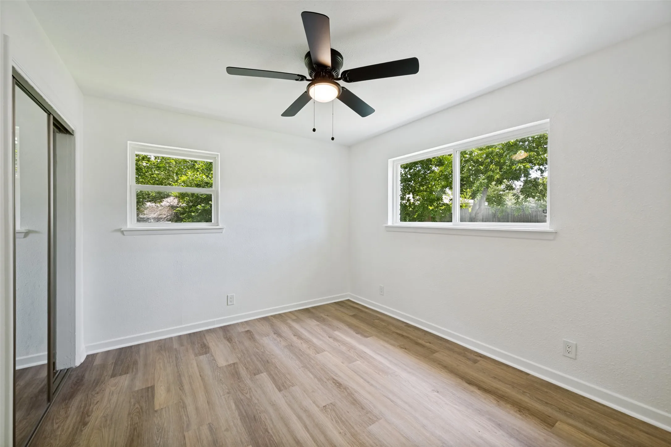 Single Family Residence For Sale in Tarrant County , 1112 Karla Drive, Hurst, Texas 76053, 3 Bedroom, 2 Bathroom, 2 Garage spaces, 1,778 Sqft, built in 1958, mls#21304610, Real Estate Agent in Hurst, Homes For Sale in Tarrant county, Homes For Sale in Hurst, Realtor in Hurst Texas, Real Estate Brokerage Independent Realty Texas, Luminita Cordes Realtor