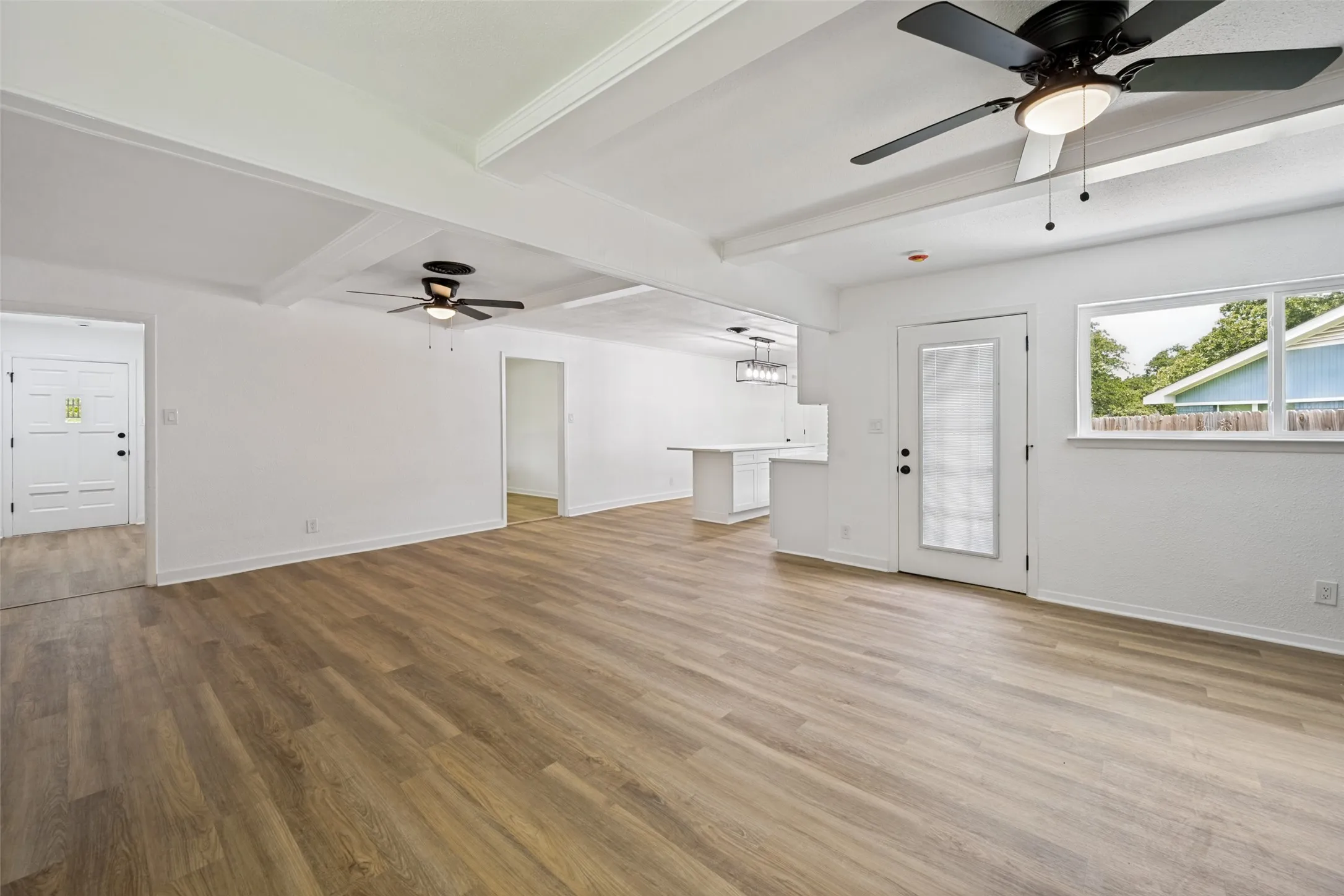 Single Family Residence For Sale in Tarrant County , 1112 Karla Drive, Hurst, Texas 76053, 3 Bedroom, 2 Bathroom, 2 Garage spaces, 1,778 Sqft, built in 1958, mls#21304610, Real Estate Agent in Hurst, Homes For Sale in Tarrant county, Homes For Sale in Hurst, Realtor in Hurst Texas, Real Estate Brokerage Independent Realty Texas, Luminita Cordes Realtor