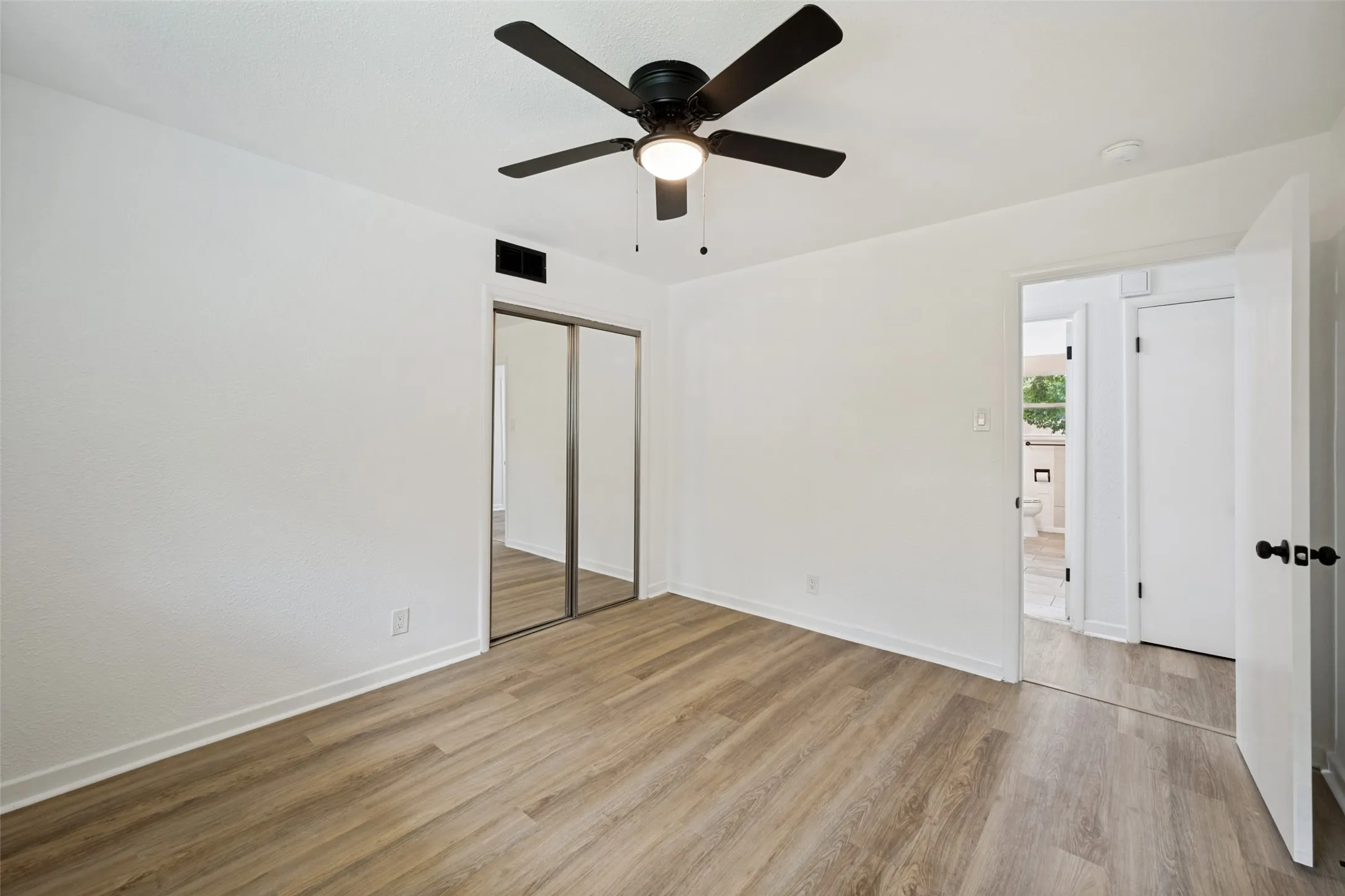 Single Family Residence For Sale in Tarrant County , 1112 Karla Drive, Hurst, Texas 76053, 3 Bedroom, 2 Bathroom, 2 Garage spaces, 1,778 Sqft, built in 1958, mls#21304610, Real Estate Agent in Hurst, Homes For Sale in Tarrant county, Homes For Sale in Hurst, Realtor in Hurst Texas, Real Estate Brokerage Independent Realty Texas, Luminita Cordes Realtor