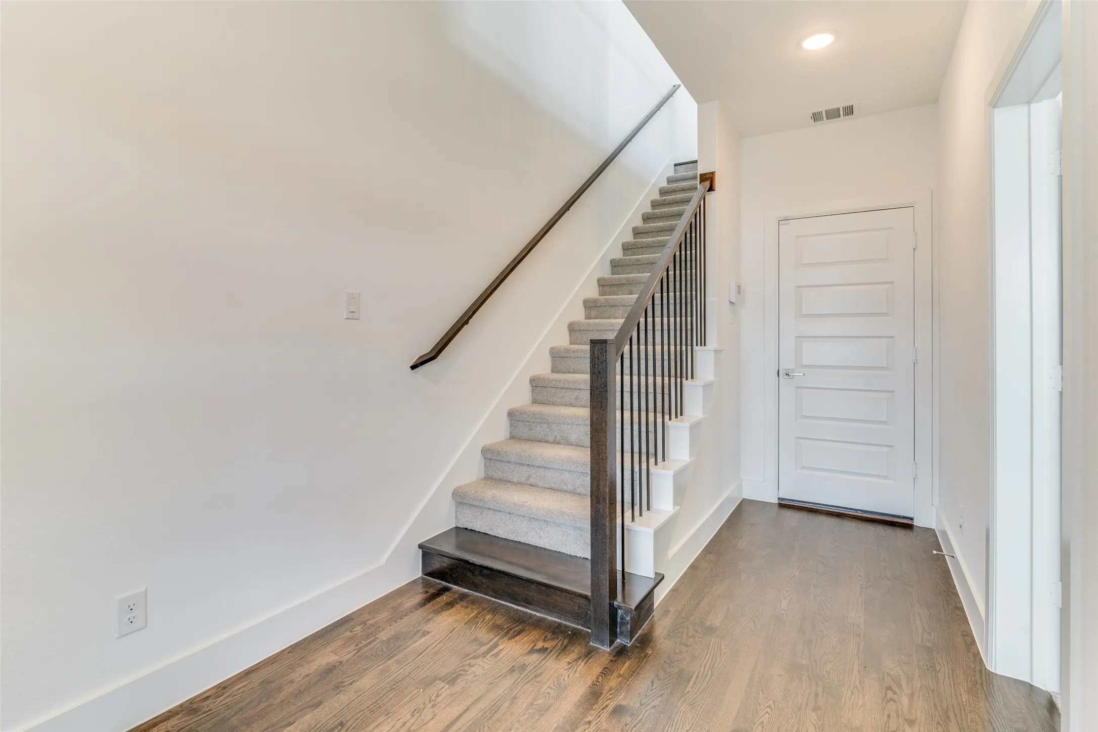 Single Family Residence For Rent in Dallas County , 800 War Admiral Drive, Rowlett, Texas 75088, 3 Bedroom, 4 Bathroom, 2 Garage spaces, 1,998 Sqft, built in 2024, mls#21308598, Real Estate Agent in Rowlett, Homes For Rent in Dallas county, Homes For Rent in Rowlett, Realtor in Rowlett Texas, Real Estate Brokerage Independent Realty Texas, Luminita Cordes Realtor