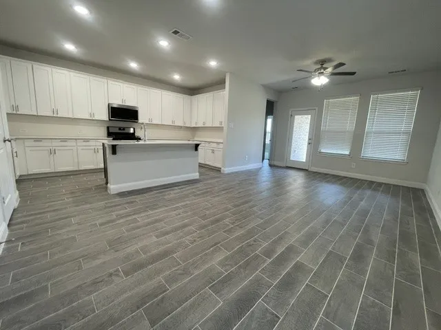 Single Family Residence For Sale in Kaufman County , 1071 Norias Drive, Forney, Texas 75126, 5 Bedroom, 3 Bathroom, 2 Garage spaces, 2,465 Sqft, built in 2022, mls#21299764, Real Estate Agent in Forney, Homes For Sale in Kaufman county, Homes For Sale in Forney, Realtor in Forney Texas, Real Estate Brokerage Independent Realty Texas, Luminita Cordes Realtor