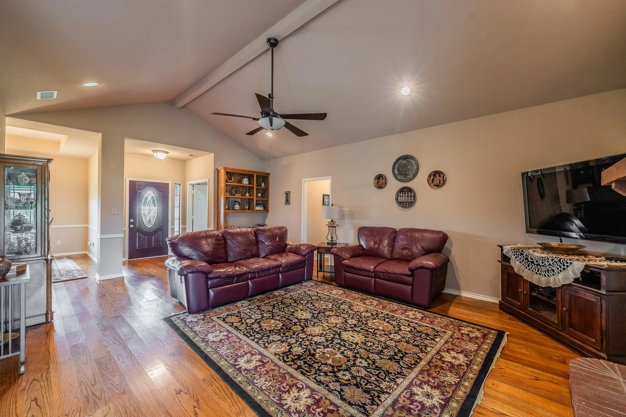 Single Family Residence For Sale in Fannin County , 117 Wagon Wheel Circle, Leonard, Texas 75452, 4 Bedroom, 3 Bathroom, 2 Garage spaces, 2,635 Sqft, built in 2006, mls#21308615, Real Estate Agent in Leonard, Homes For Sale in Fannin county, Homes For Sale in Leonard, Realtor in Leonard Texas, Real Estate Brokerage Independent Realty Texas, Luminita Cordes Realtor