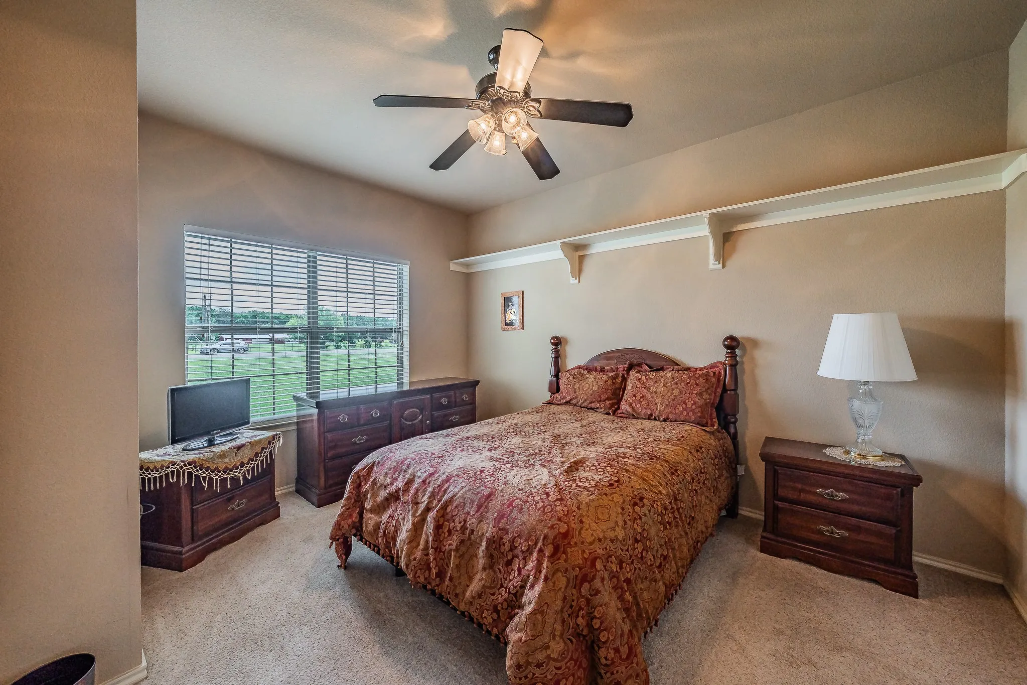 Single Family Residence For Sale in Fannin County , 117 Wagon Wheel Circle, Leonard, Texas 75452, 4 Bedroom, 3 Bathroom, 2 Garage spaces, 2,635 Sqft, built in 2006, mls#21308615, Real Estate Agent in Leonard, Homes For Sale in Fannin county, Homes For Sale in Leonard, Realtor in Leonard Texas, Real Estate Brokerage Independent Realty Texas, Luminita Cordes Realtor