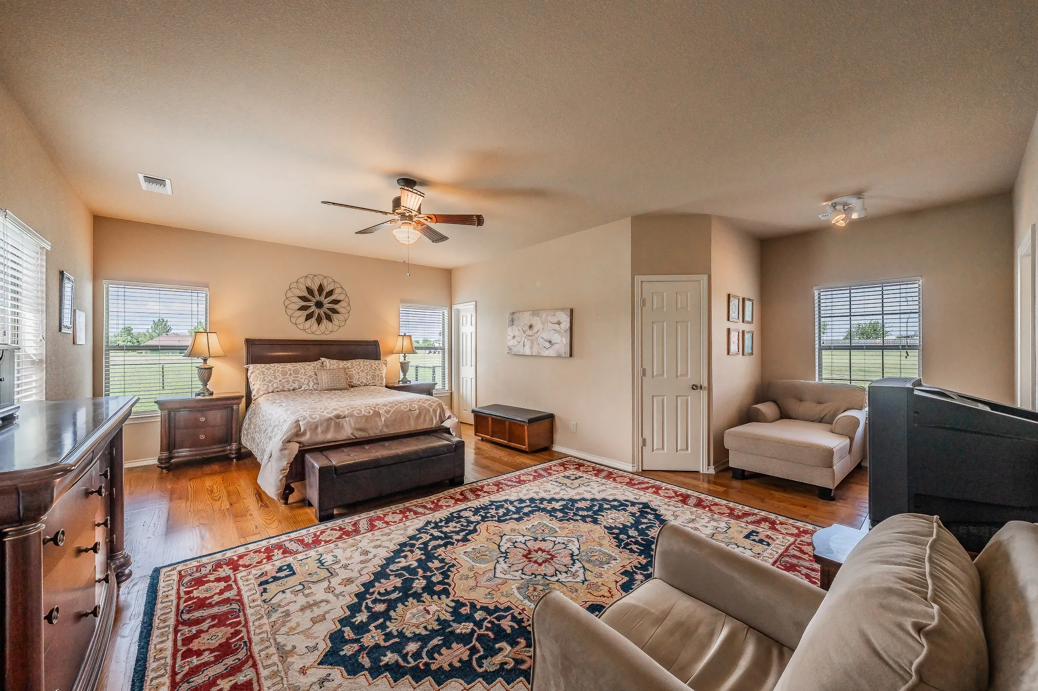 Single Family Residence For Sale in Fannin County , 117 Wagon Wheel Circle, Leonard, Texas 75452, 4 Bedroom, 3 Bathroom, 2 Garage spaces, 2,635 Sqft, built in 2006, mls#21308615, Real Estate Agent in Leonard, Homes For Sale in Fannin county, Homes For Sale in Leonard, Realtor in Leonard Texas, Real Estate Brokerage Independent Realty Texas, Luminita Cordes Realtor