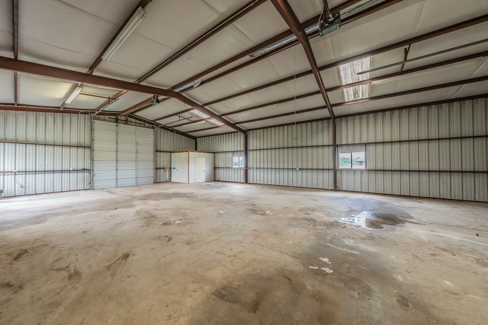 Single Family Residence For Sale in Fannin County , 117 Wagon Wheel Circle, Leonard, Texas 75452, 4 Bedroom, 3 Bathroom, 2 Garage spaces, 2,635 Sqft, built in 2006, mls#21308615, Real Estate Agent in Leonard, Homes For Sale in Fannin county, Homes For Sale in Leonard, Realtor in Leonard Texas, Real Estate Brokerage Independent Realty Texas, Luminita Cordes Realtor