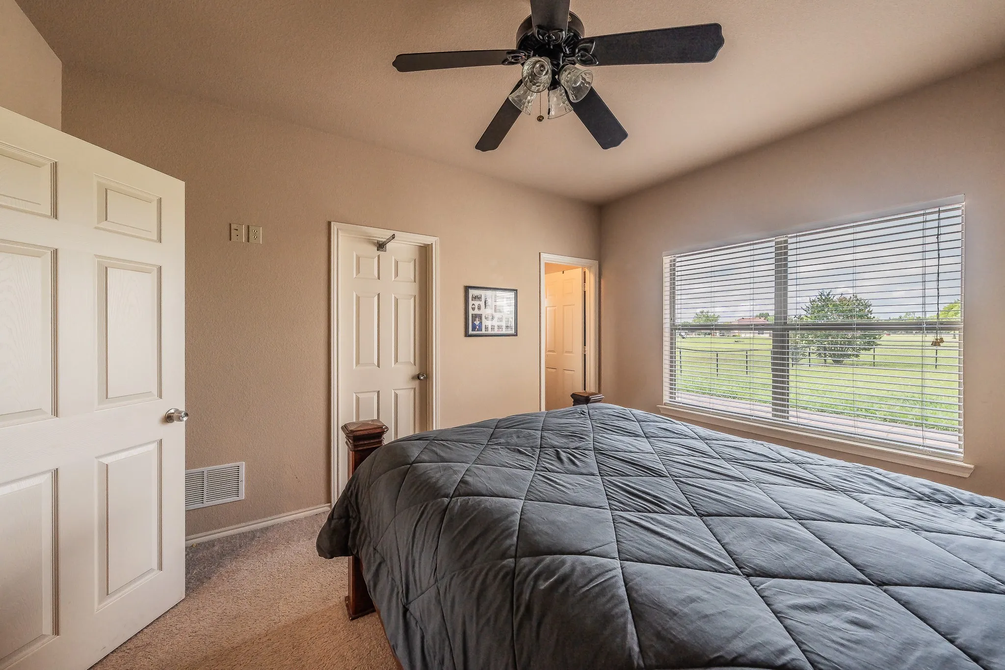 Single Family Residence For Sale in Fannin County , 117 Wagon Wheel Circle, Leonard, Texas 75452, 4 Bedroom, 3 Bathroom, 2 Garage spaces, 2,635 Sqft, built in 2006, mls#21308615, Real Estate Agent in Leonard, Homes For Sale in Fannin county, Homes For Sale in Leonard, Realtor in Leonard Texas, Real Estate Brokerage Independent Realty Texas, Luminita Cordes Realtor