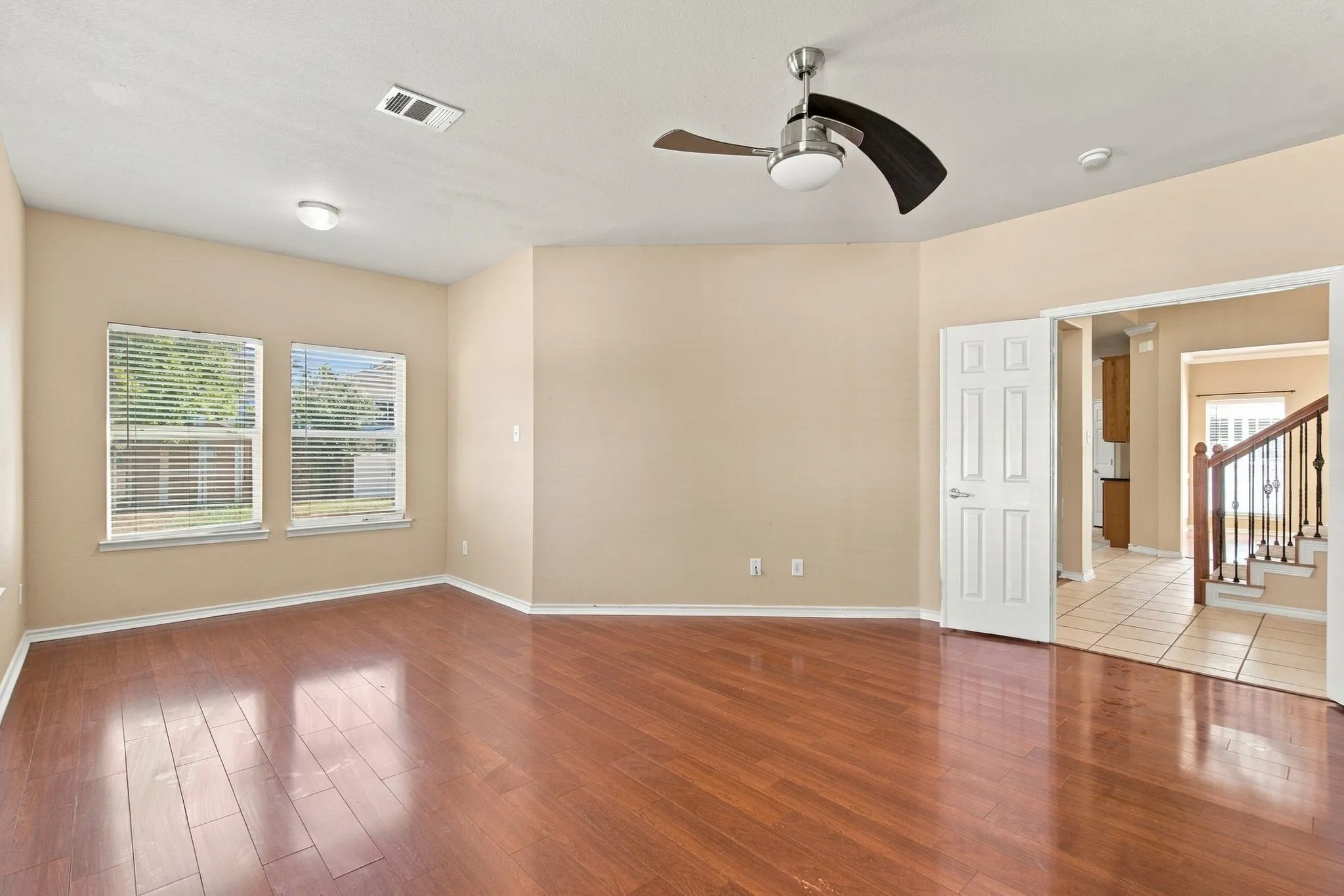 Single Family Residence For Sale in Denton County , 1140 Wenk Court, Aubrey, Texas 76227, 4 Bedroom, 4 Bathroom, 2 Garage spaces, 3,171 Sqft, built in 2006, mls#21304180, Real Estate Agent in Aubrey, Homes For Sale in Denton county, Homes For Sale in Aubrey, Realtor in Aubrey Texas, Real Estate Brokerage Independent Realty Texas, Luminita Cordes Realtor