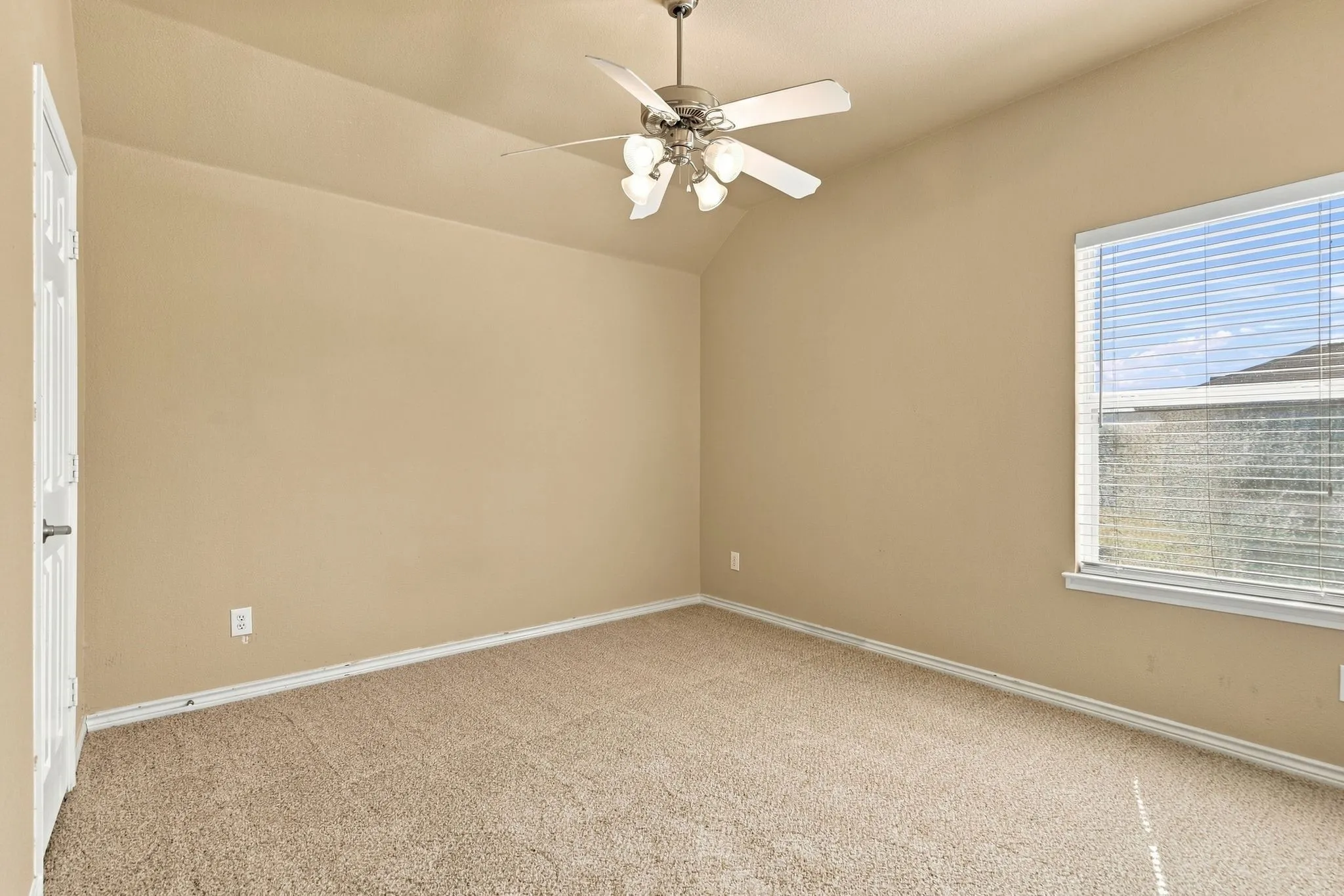 Single Family Residence For Sale in Denton County , 1140 Wenk Court, Aubrey, Texas 76227, 4 Bedroom, 4 Bathroom, 2 Garage spaces, 3,171 Sqft, built in 2006, mls#21304180, Real Estate Agent in Aubrey, Homes For Sale in Denton county, Homes For Sale in Aubrey, Realtor in Aubrey Texas, Real Estate Brokerage Independent Realty Texas, Luminita Cordes Realtor