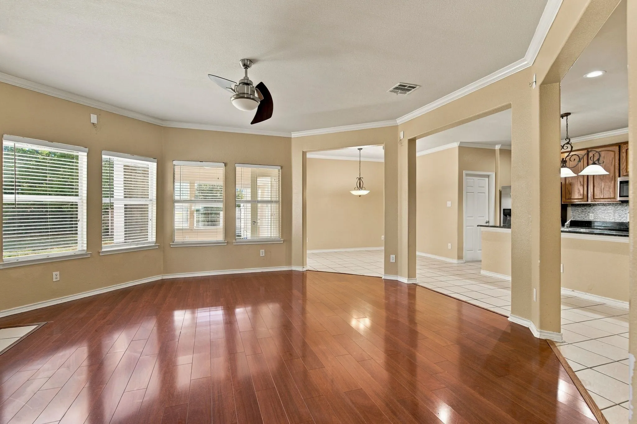 Single Family Residence For Sale in Denton County , 1140 Wenk Court, Aubrey, Texas 76227, 4 Bedroom, 4 Bathroom, 2 Garage spaces, 3,171 Sqft, built in 2006, mls#21304180, Real Estate Agent in Aubrey, Homes For Sale in Denton county, Homes For Sale in Aubrey, Realtor in Aubrey Texas, Real Estate Brokerage Independent Realty Texas, Luminita Cordes Realtor