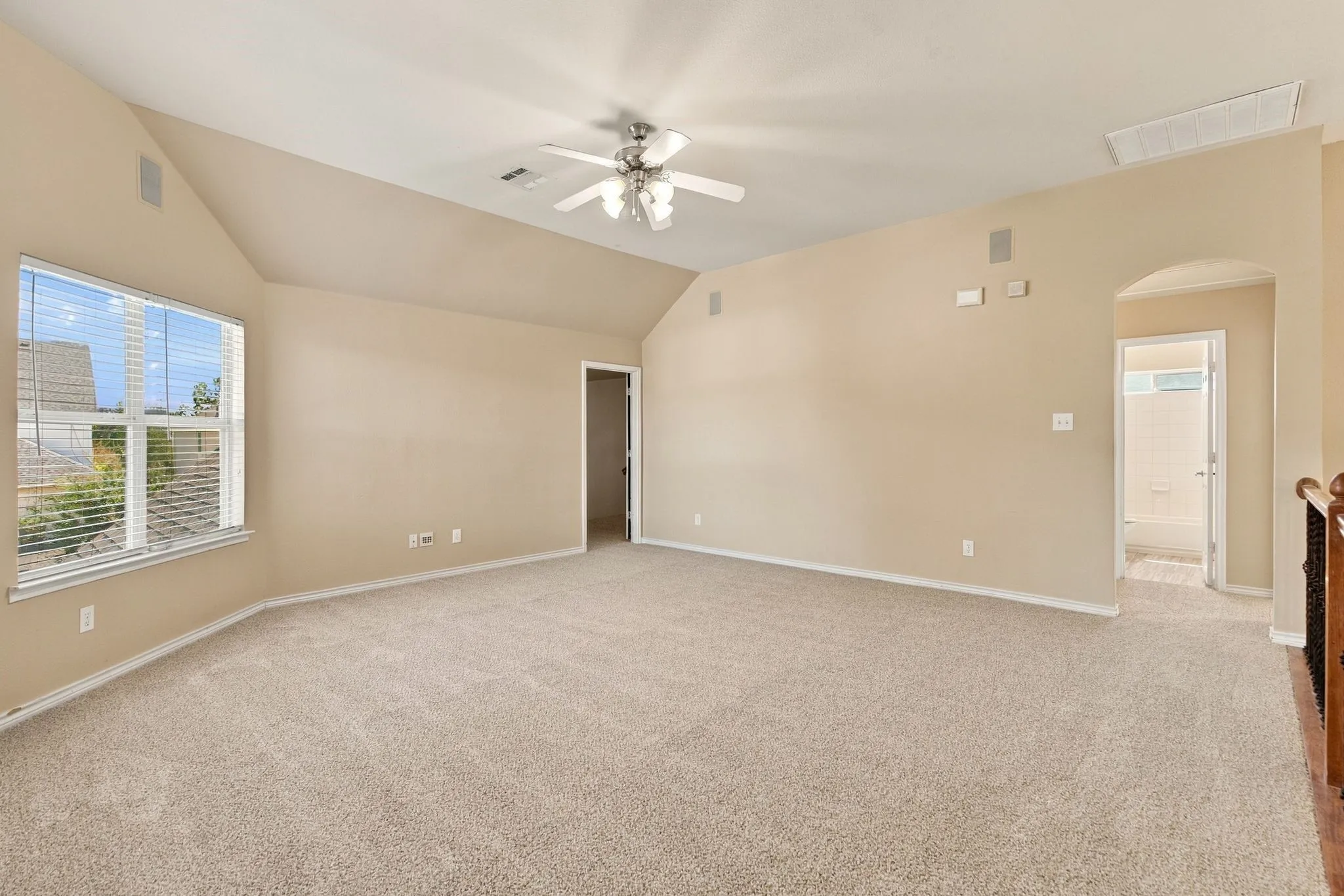 Single Family Residence For Sale in Denton County , 1140 Wenk Court, Aubrey, Texas 76227, 4 Bedroom, 4 Bathroom, 2 Garage spaces, 3,171 Sqft, built in 2006, mls#21304180, Real Estate Agent in Aubrey, Homes For Sale in Denton county, Homes For Sale in Aubrey, Realtor in Aubrey Texas, Real Estate Brokerage Independent Realty Texas, Luminita Cordes Realtor