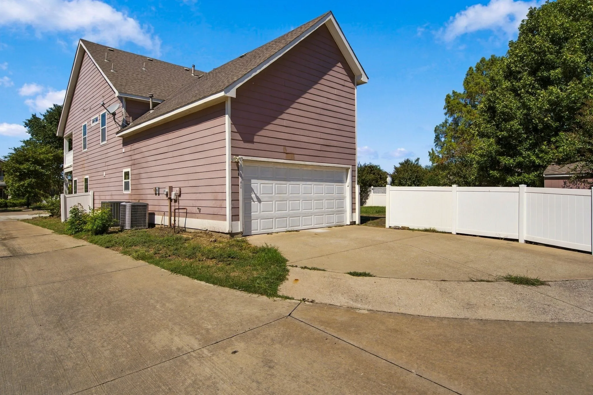 Single Family Residence For Sale in Denton County , 1140 Wenk Court, Aubrey, Texas 76227, 4 Bedroom, 4 Bathroom, 2 Garage spaces, 3,171 Sqft, built in 2006, mls#21304180, Real Estate Agent in Aubrey, Homes For Sale in Denton county, Homes For Sale in Aubrey, Realtor in Aubrey Texas, Real Estate Brokerage Independent Realty Texas, Luminita Cordes Realtor