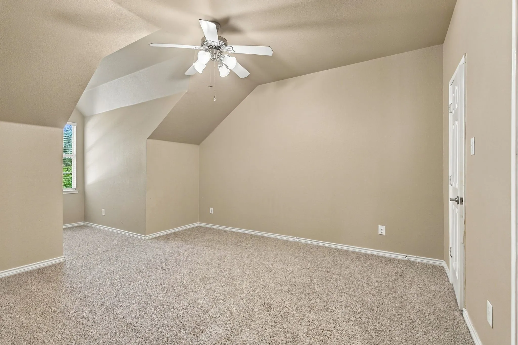 Single Family Residence For Sale in Denton County , 1140 Wenk Court, Aubrey, Texas 76227, 4 Bedroom, 4 Bathroom, 2 Garage spaces, 3,171 Sqft, built in 2006, mls#21304180, Real Estate Agent in Aubrey, Homes For Sale in Denton county, Homes For Sale in Aubrey, Realtor in Aubrey Texas, Real Estate Brokerage Independent Realty Texas, Luminita Cordes Realtor