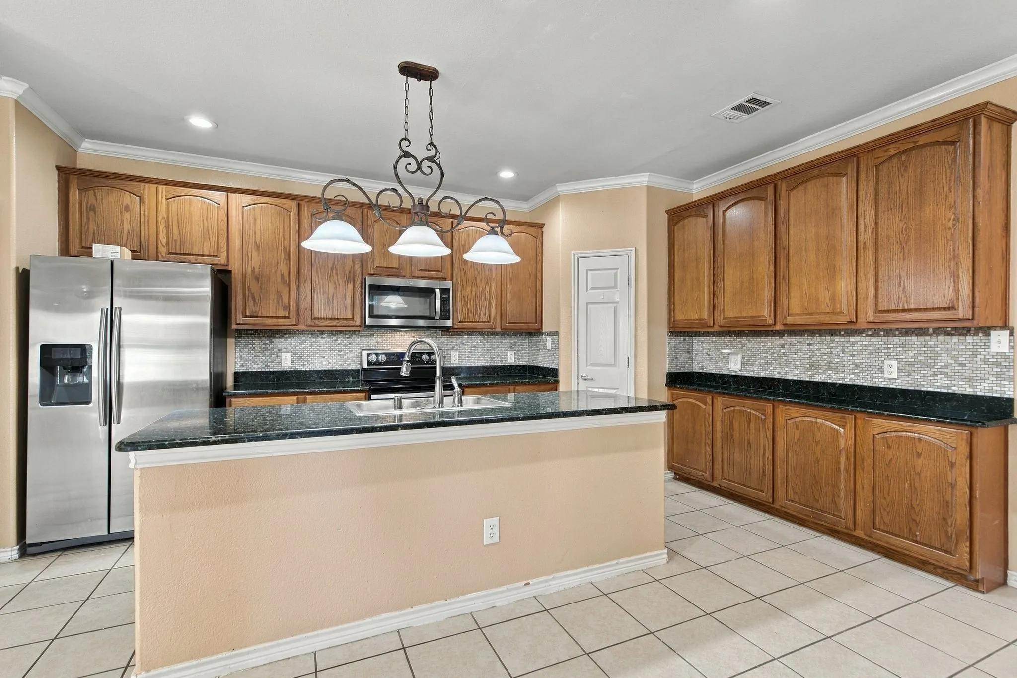 Single Family Residence For Sale in Denton County , 1140 Wenk Court, Aubrey, Texas 76227, 4 Bedroom, 4 Bathroom, 2 Garage spaces, 3,171 Sqft, built in 2006, mls#21304180, Real Estate Agent in Aubrey, Homes For Sale in Denton county, Homes For Sale in Aubrey, Realtor in Aubrey Texas, Real Estate Brokerage Independent Realty Texas, Luminita Cordes Realtor