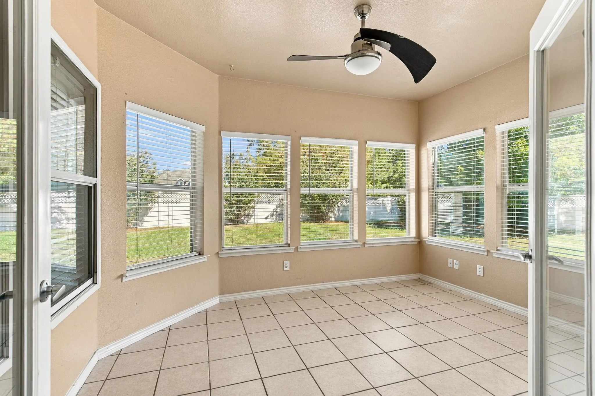 Single Family Residence For Sale in Denton County , 1140 Wenk Court, Aubrey, Texas 76227, 4 Bedroom, 4 Bathroom, 2 Garage spaces, 3,171 Sqft, built in 2006, mls#21304180, Real Estate Agent in Aubrey, Homes For Sale in Denton county, Homes For Sale in Aubrey, Realtor in Aubrey Texas, Real Estate Brokerage Independent Realty Texas, Luminita Cordes Realtor