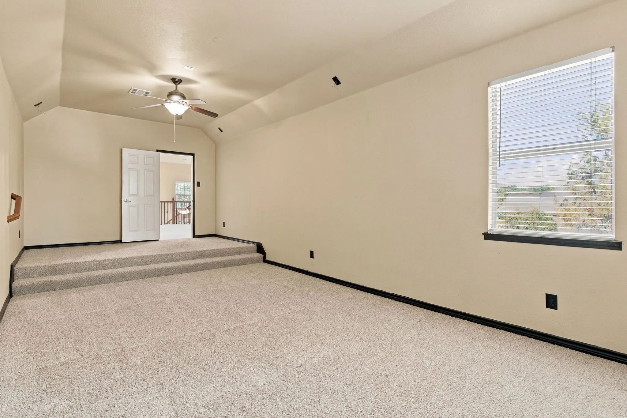 Single Family Residence For Sale in Denton County , 1140 Wenk Court, Aubrey, Texas 76227, 4 Bedroom, 4 Bathroom, 2 Garage spaces, 3,171 Sqft, built in 2006, mls#21304180, Real Estate Agent in Aubrey, Homes For Sale in Denton county, Homes For Sale in Aubrey, Realtor in Aubrey Texas, Real Estate Brokerage Independent Realty Texas, Luminita Cordes Realtor