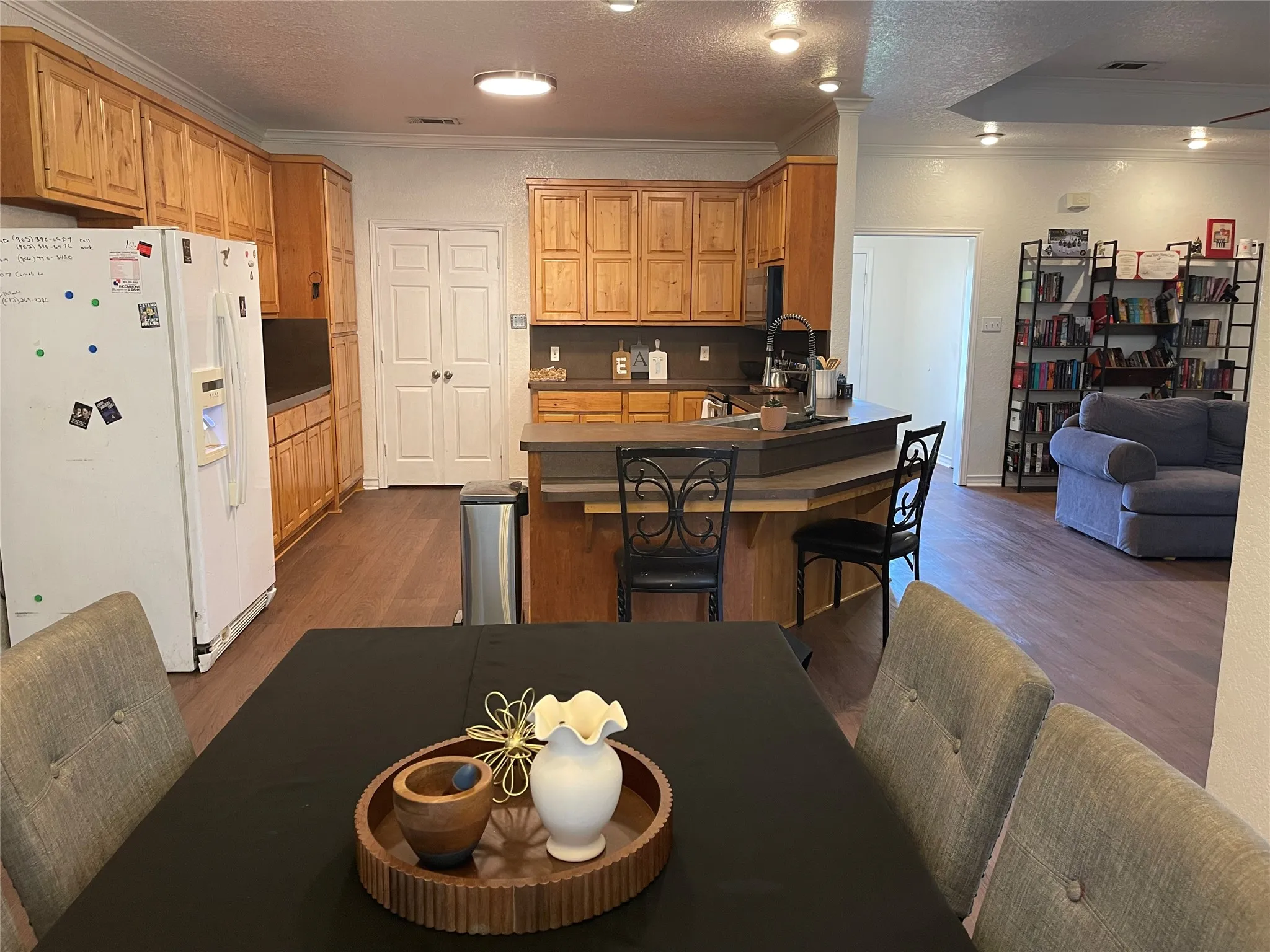 Single Family Residence For Sale in Freestone County , 107 Carroll Street, Teague, Texas 75860, 4 Bedroom, 2 Bathroom, 2 Garage spaces, 1,940 Sqft, built in 2005, mls#21308597, Real Estate Agent in Teague, Homes For Sale in Freestone county, Homes For Sale in Teague, Realtor in Teague Texas, Real Estate Brokerage Independent Realty Texas, Luminita Cordes Realtor