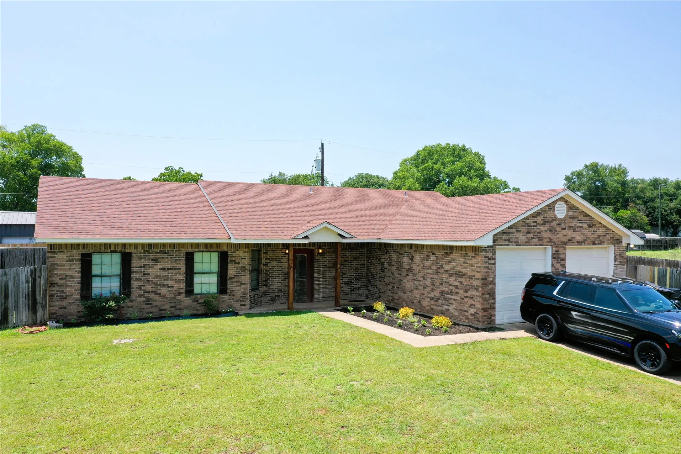 Single Family Residence For Sale in Freestone County , 107 Carroll Street, Teague, Texas 75860, 4 Bedroom, 2 Bathroom, 2 Garage spaces, 1,940 Sqft, built in 2005, mls#21308597, Real Estate Agent in Teague, Homes For Sale in Freestone county, Homes For Sale in Teague, Realtor in Teague Texas, Real Estate Brokerage Independent Realty Texas, Luminita Cordes Realtor
