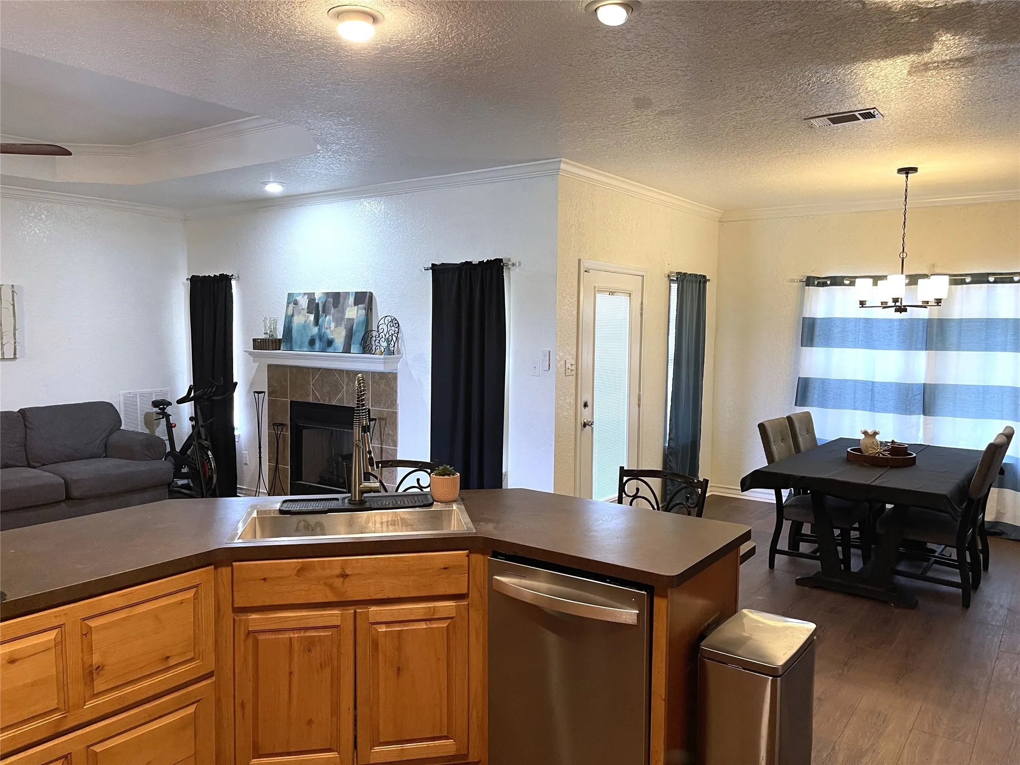 Single Family Residence For Sale in Freestone County , 107 Carroll Street, Teague, Texas 75860, 4 Bedroom, 2 Bathroom, 2 Garage spaces, 1,940 Sqft, built in 2005, mls#21308597, Real Estate Agent in Teague, Homes For Sale in Freestone county, Homes For Sale in Teague, Realtor in Teague Texas, Real Estate Brokerage Independent Realty Texas, Luminita Cordes Realtor