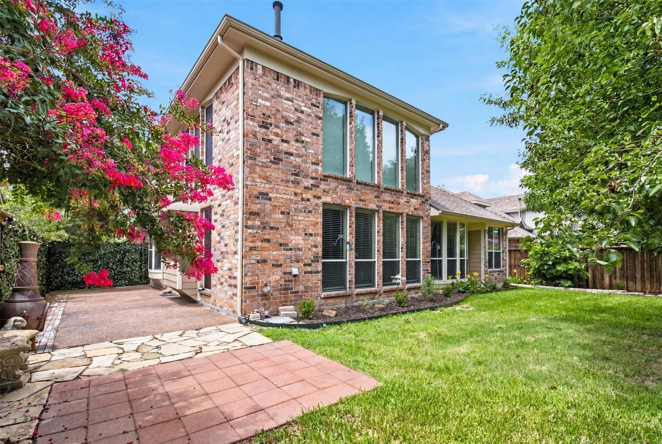 Single Family Residence For Rent in Collin County , 362 Spring Meadow Drive, Fairview, Texas 75069, 4 Bedroom, 4 Bathroom, 2 Garage spaces, 3,362 Sqft, built in 2006, mls#21306830, Real Estate Agent in Fairview, Homes For Rent in Collin county, Homes For Rent in Fairview, Realtor in Fairview Texas, Real Estate Brokerage Independent Realty Texas, Luminita Cordes Realtor
