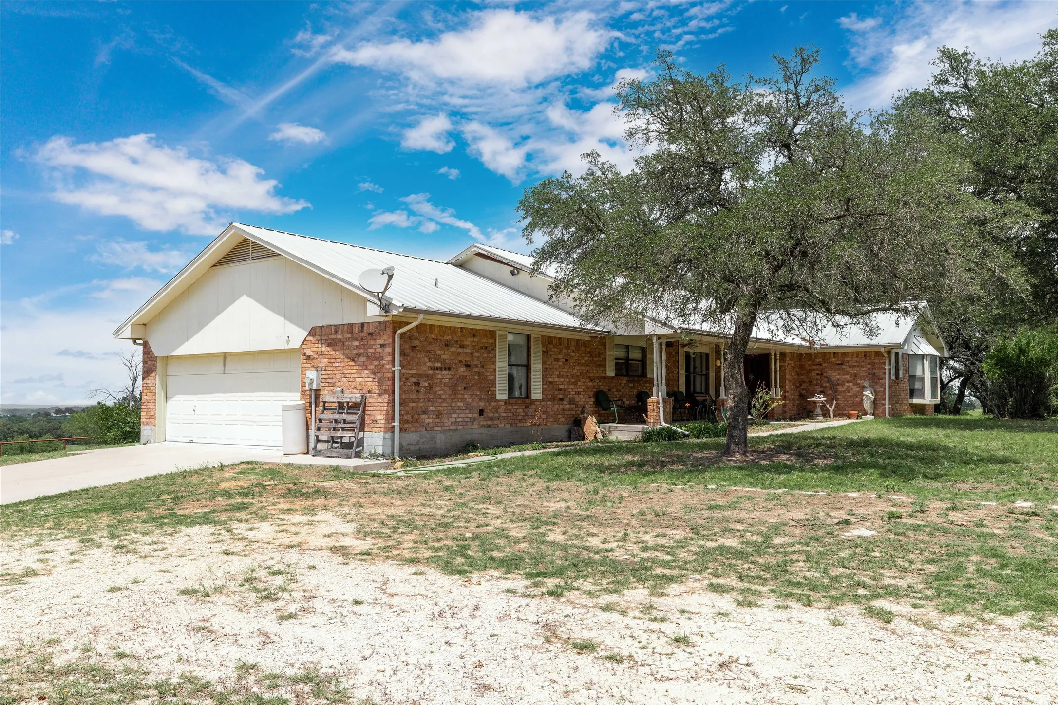 Single Family Residence For Sale in Eastland County , 3718 Highway 36 W, Rising Star, Texas 76471, 3 Bedroom, 2 Bathroom, 2 Garage spaces, 1,912 Sqft, built in 1982, mls#21308560, Real Estate Agent in Rising Star, Homes For Sale in Eastland county, Homes For Sale in Rising Star, Realtor in Rising Star Texas, Real Estate Brokerage Independent Realty Texas, Luminita Cordes Realtor